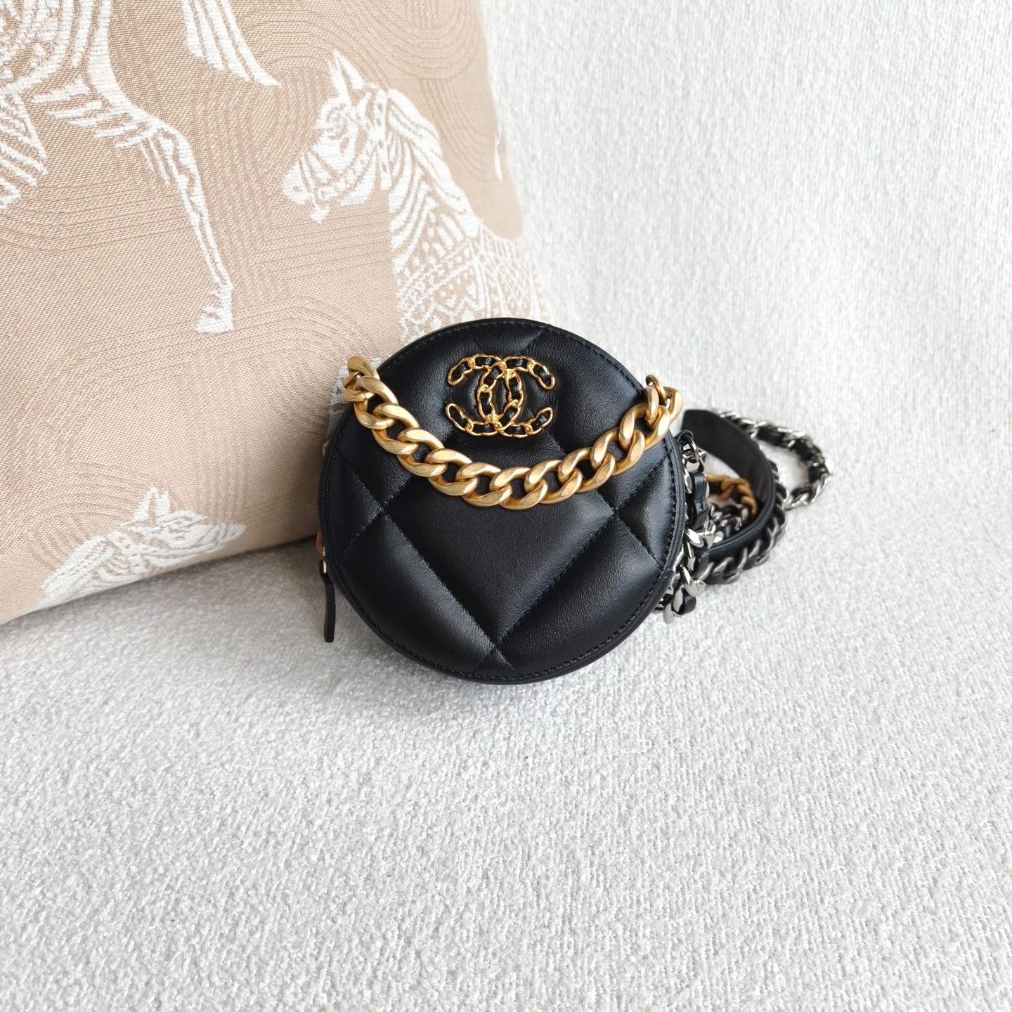 Chanel Pre-loved Bag Very good condition Size ONE SIZE - 2 Thumbnail