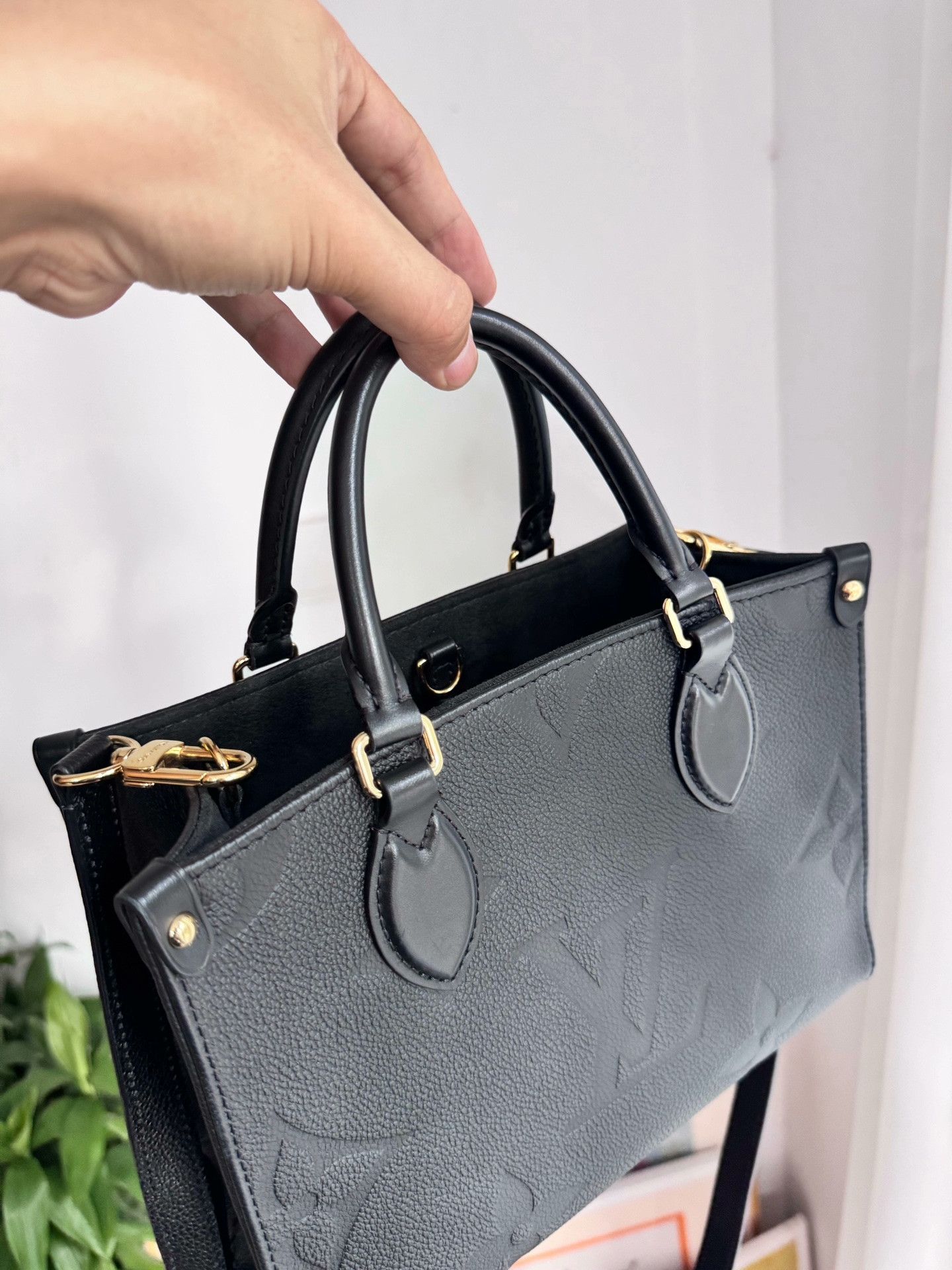 Louis Vuitton Pre-loved Bag Very good condition Size ONE SIZE - 3 Thumbnail