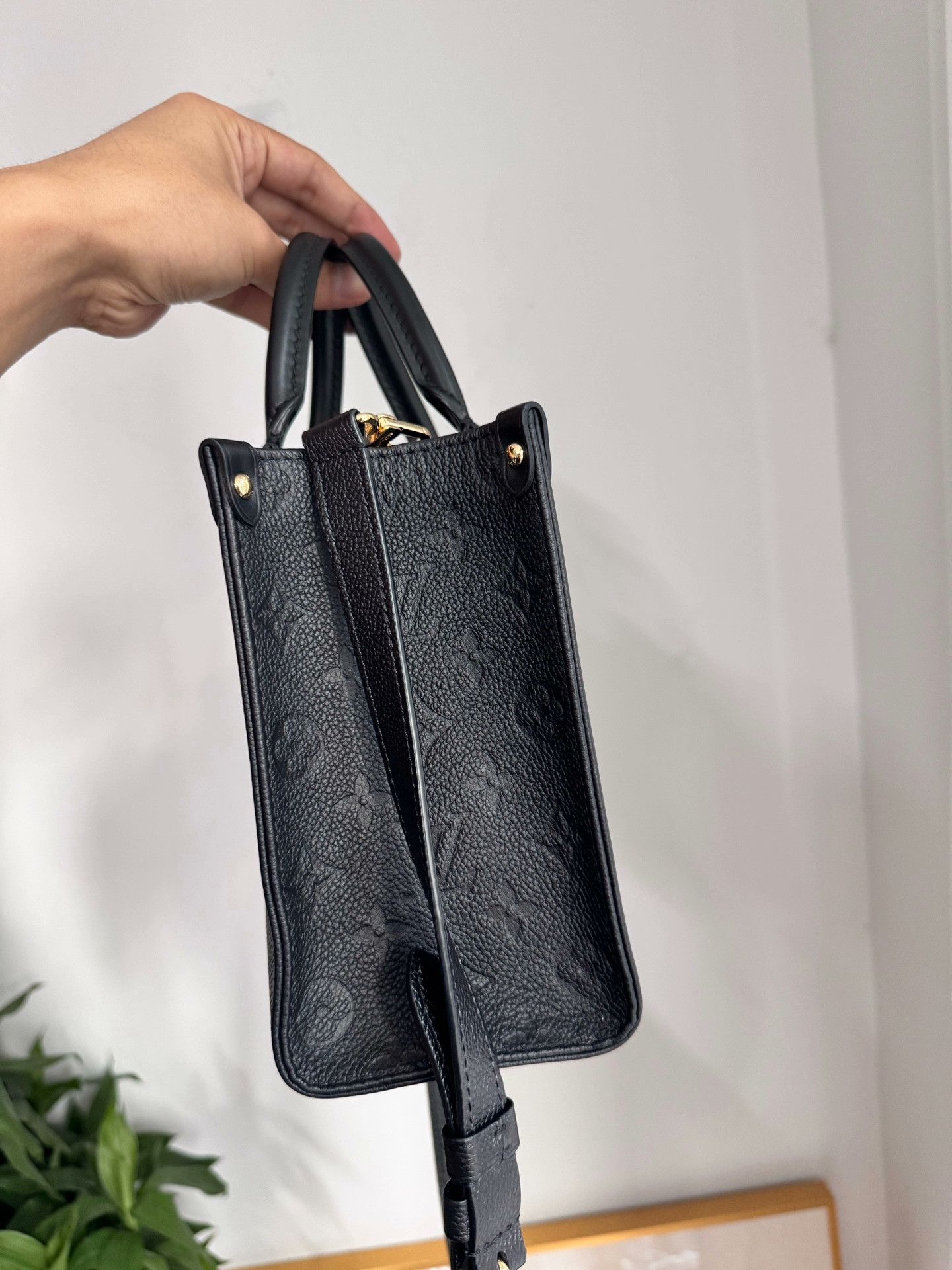 Louis Vuitton Pre-loved Bag Very good condition Size ONE SIZE - 4 Thumbnail