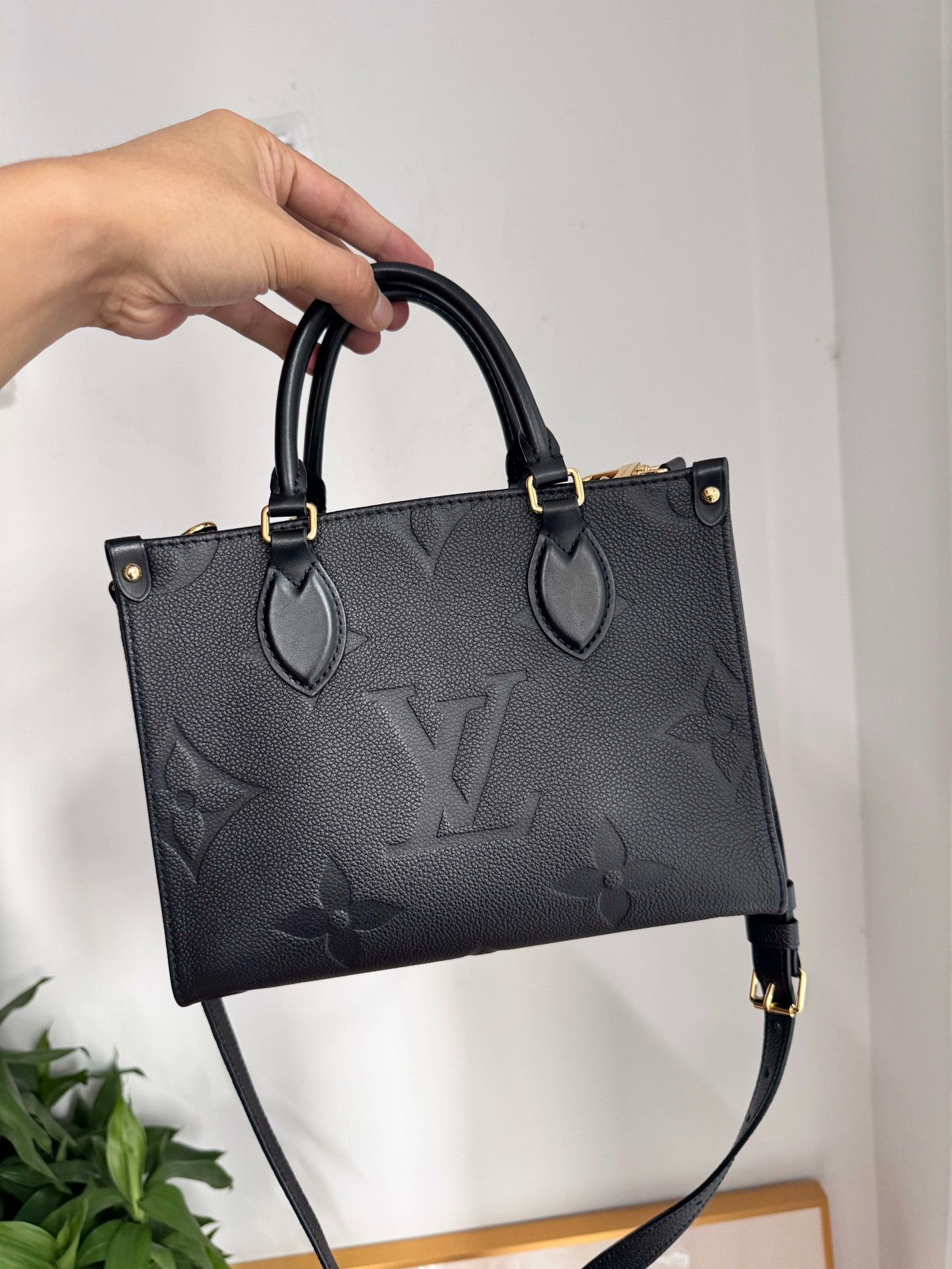 Louis Vuitton Pre-loved Bag Very good condition Size ONE SIZE - 5 Thumbnail