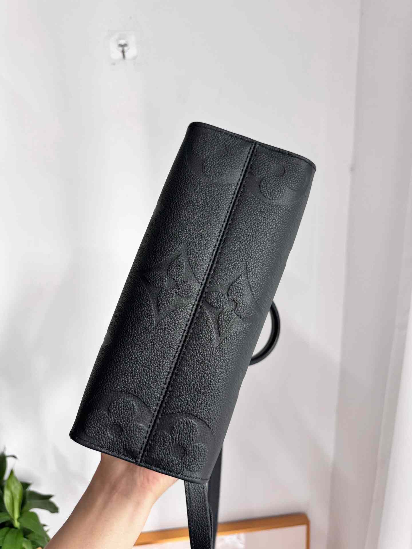 Louis Vuitton Pre-loved Bag Very good condition Size ONE SIZE - 2 Thumbnail