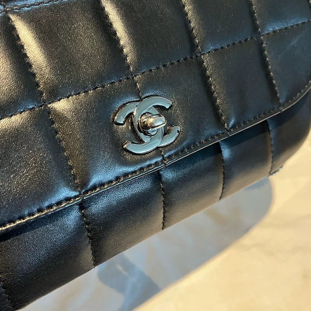 Chanel Pre-loved Bag Very good condition Size ONE SIZE - 2 Thumbnail
