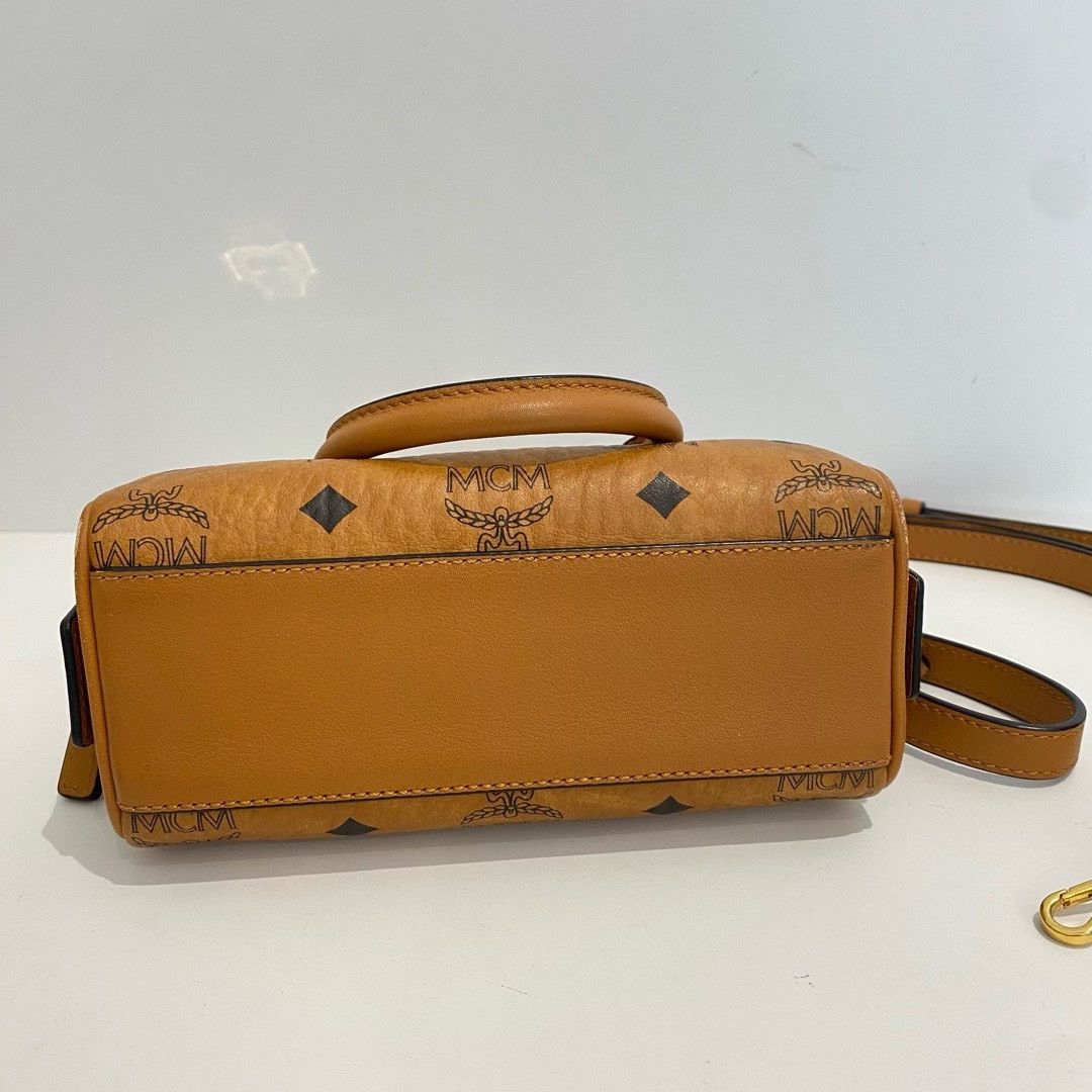 MCM Pre-loved Bag Very good condition Size ONE SIZE - 3 Thumbnail