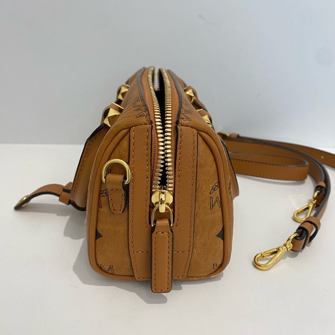 MCM Pre-loved Bag Very good condition Size ONE SIZE - 5 Thumbnail