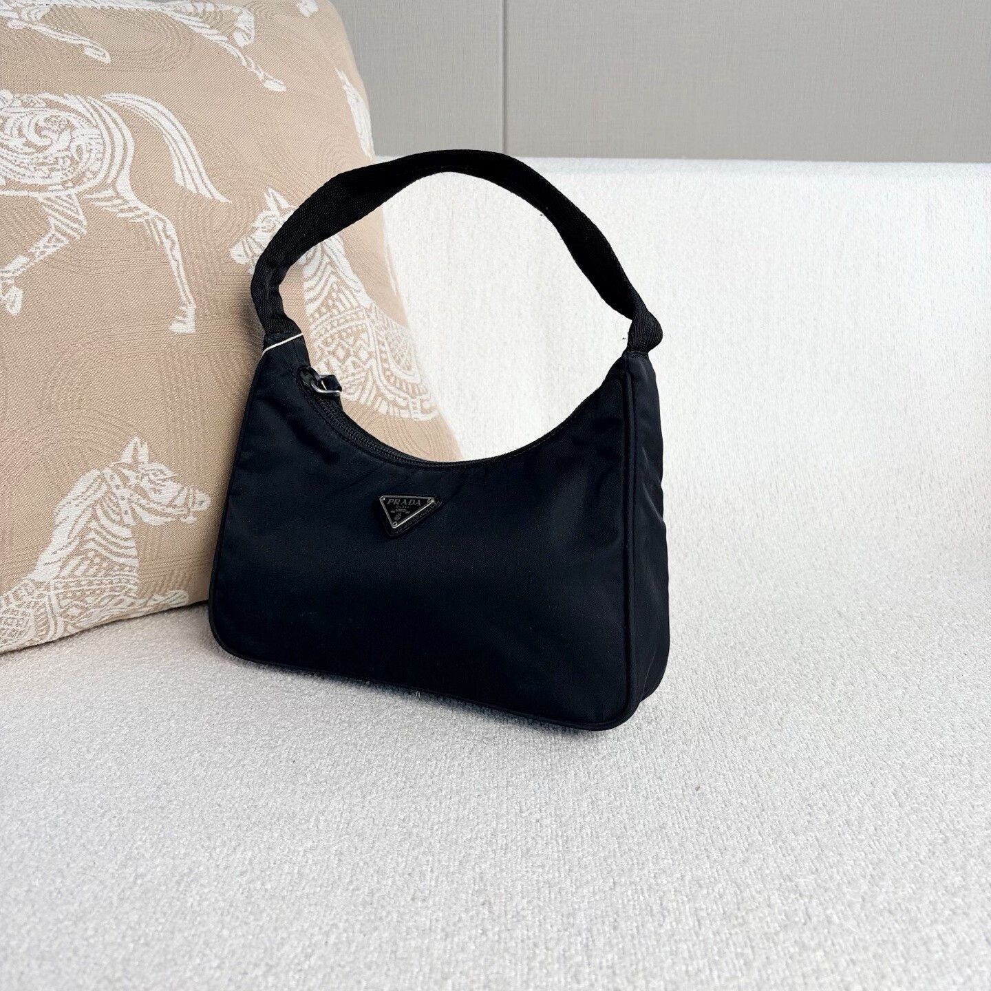 Prada Pre-loved Bag Very good condition Size ONE SIZE - 4 Thumbnail