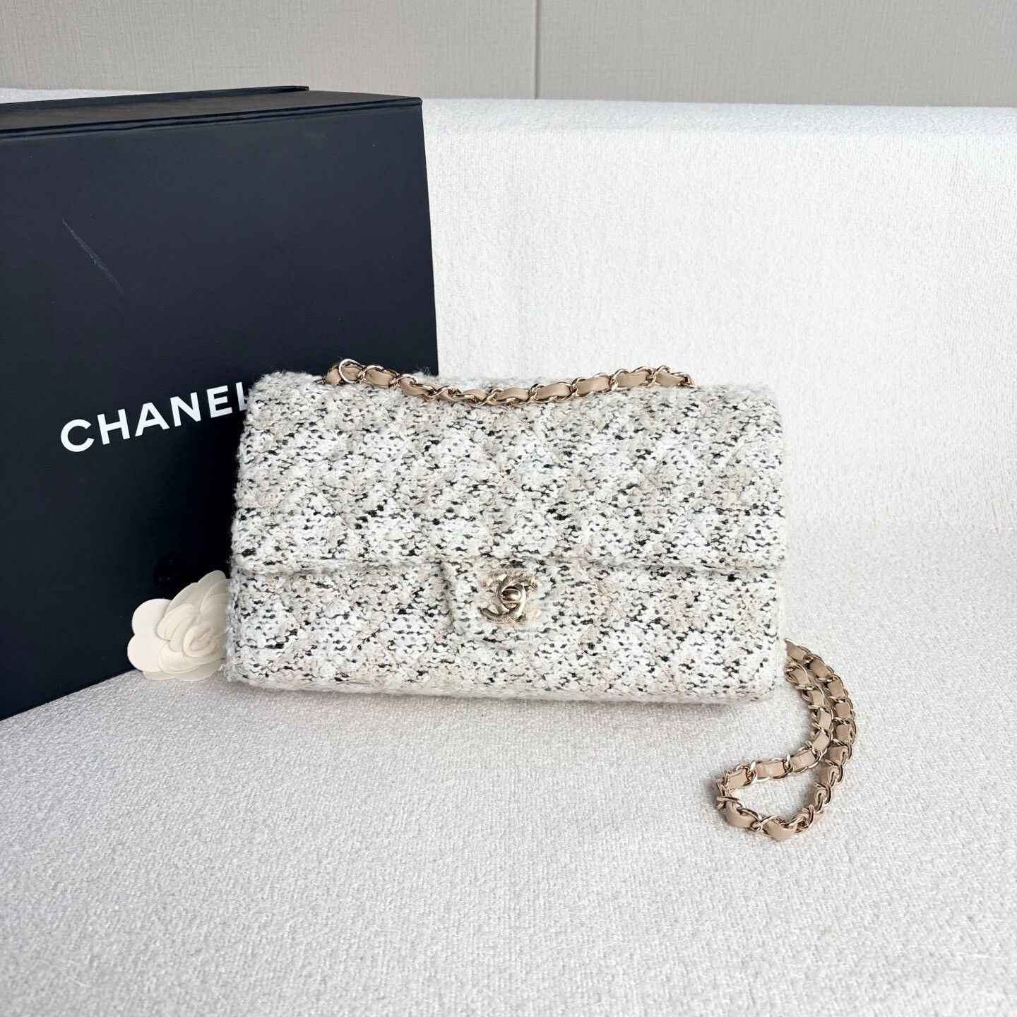 Chanel Pre-loved Bag Very good condition Size ONE SIZE - 2 Thumbnail