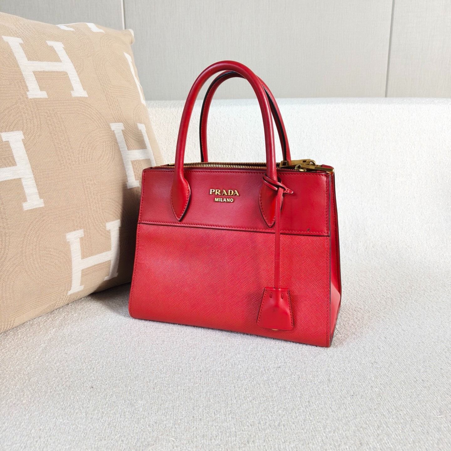 Prada Pre-loved Bag Very good condition Size ONE SIZE - 4 Thumbnail