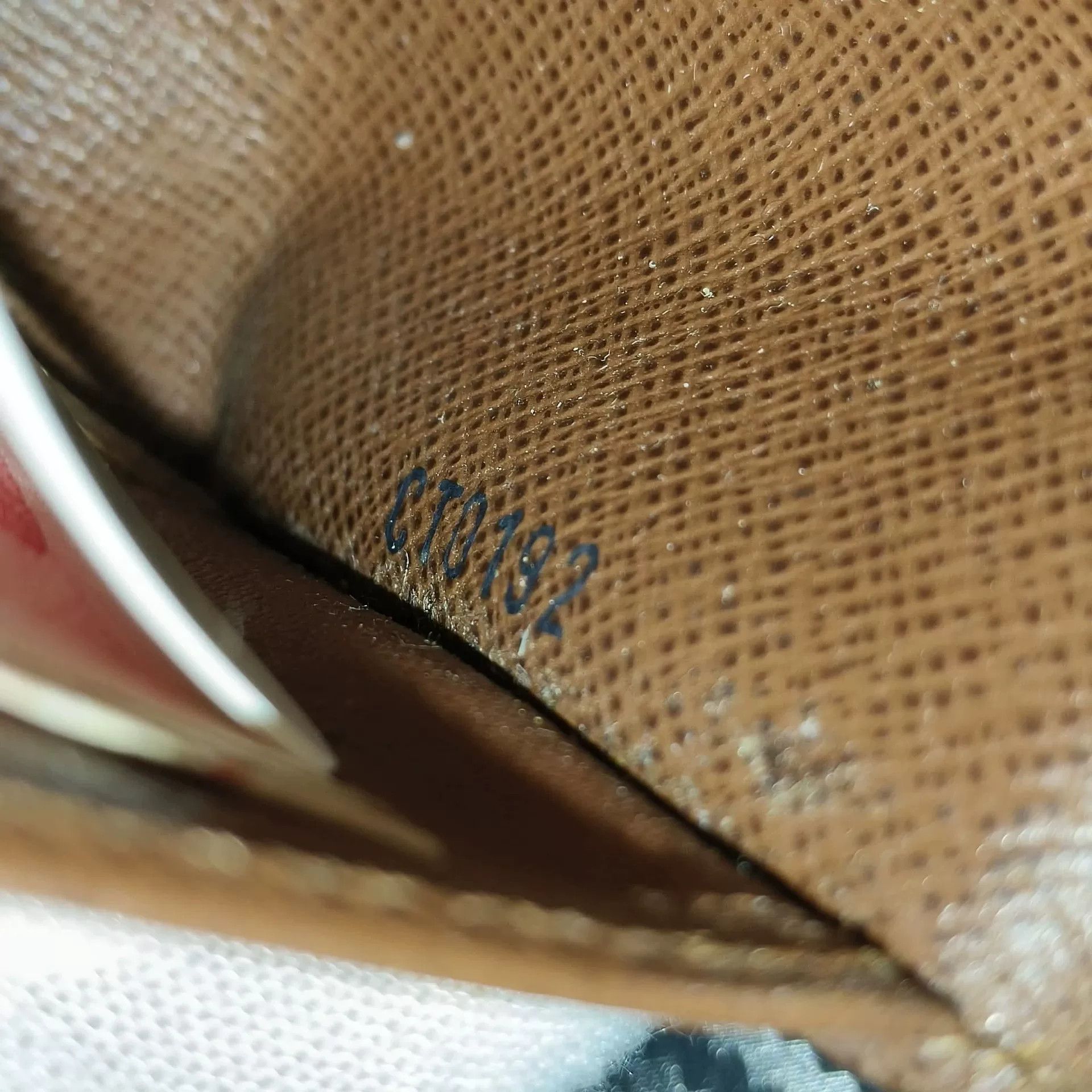 Louis Vuitton Pre-loved Bag Very good condition Size ONE SIZE - 6 Thumbnail