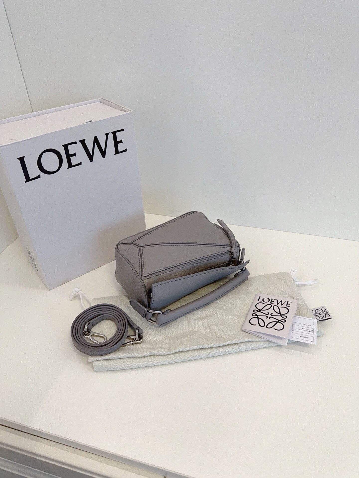 Loewe Pre-loved Bag Very good condition Size ONE SIZE - 4 Thumbnail