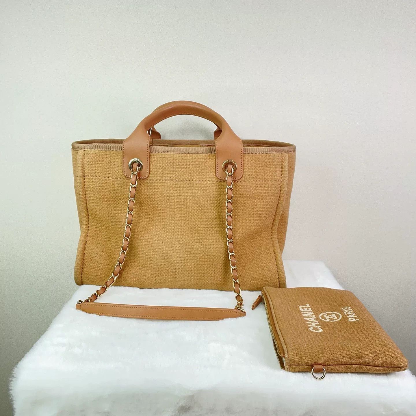 Chanel Pre-loved Bag Very good condition Size ONE SIZE - 2 Thumbnail