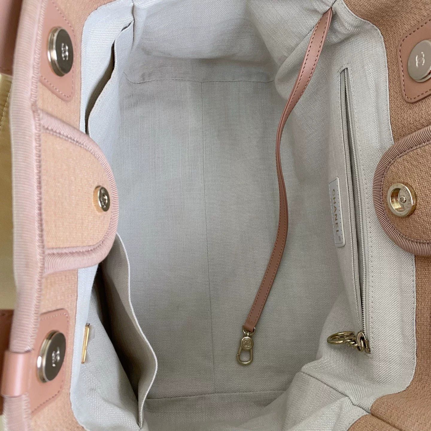 Chanel Pre-loved Bag Very good condition Size ONE SIZE - 8 Thumbnail