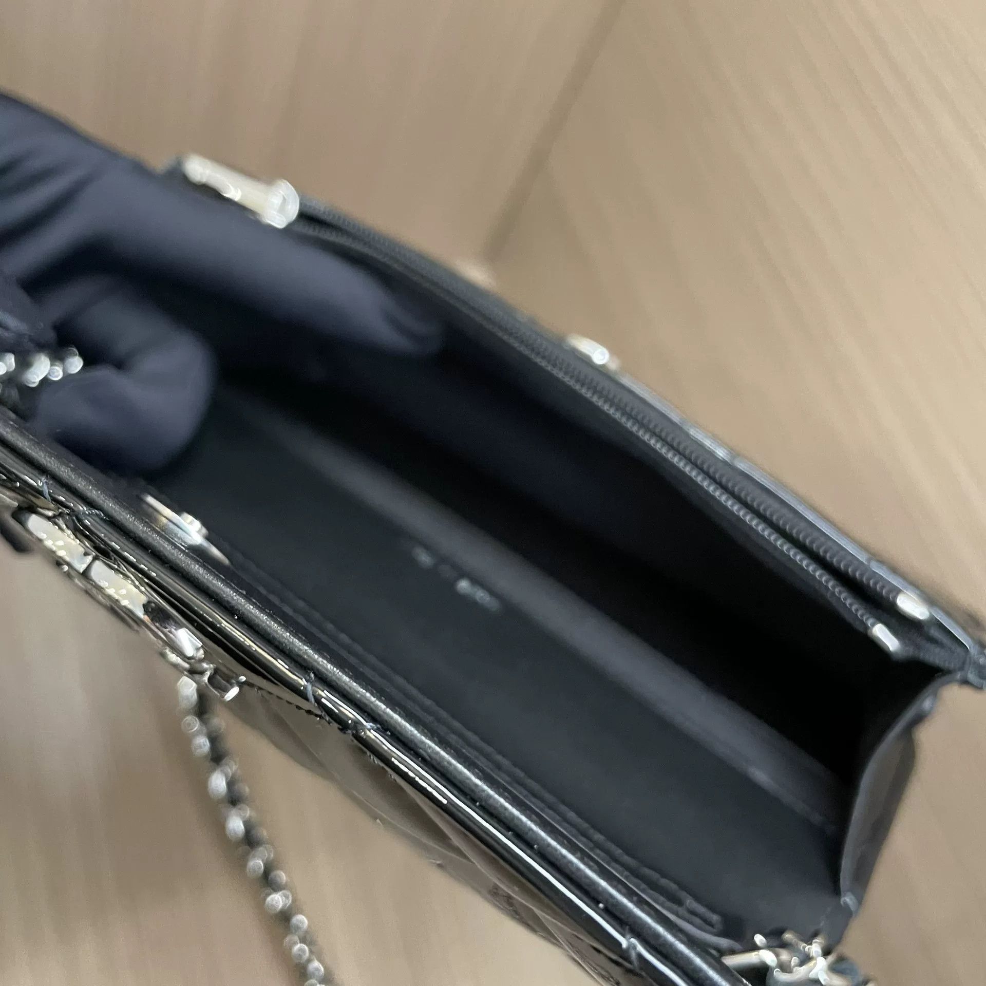 Chanel Pre-loved Bag Very good condition Size ONE SIZE - 7 Thumbnail