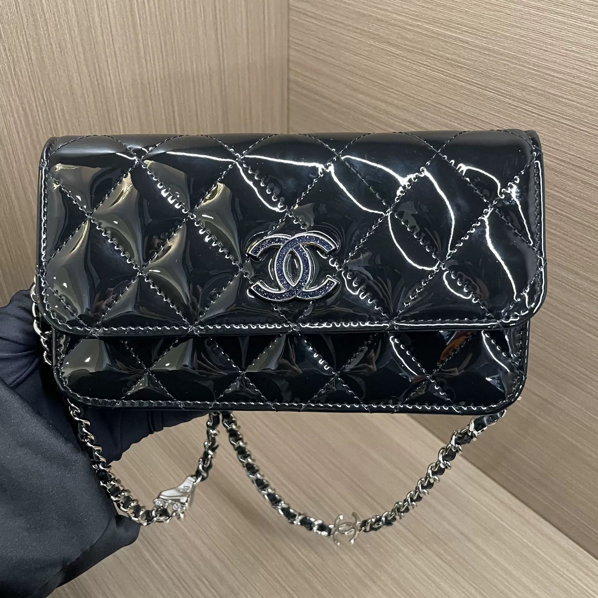 Chanel Pre-loved Bag Very good condition Size ONE SIZE - 2 Thumbnail