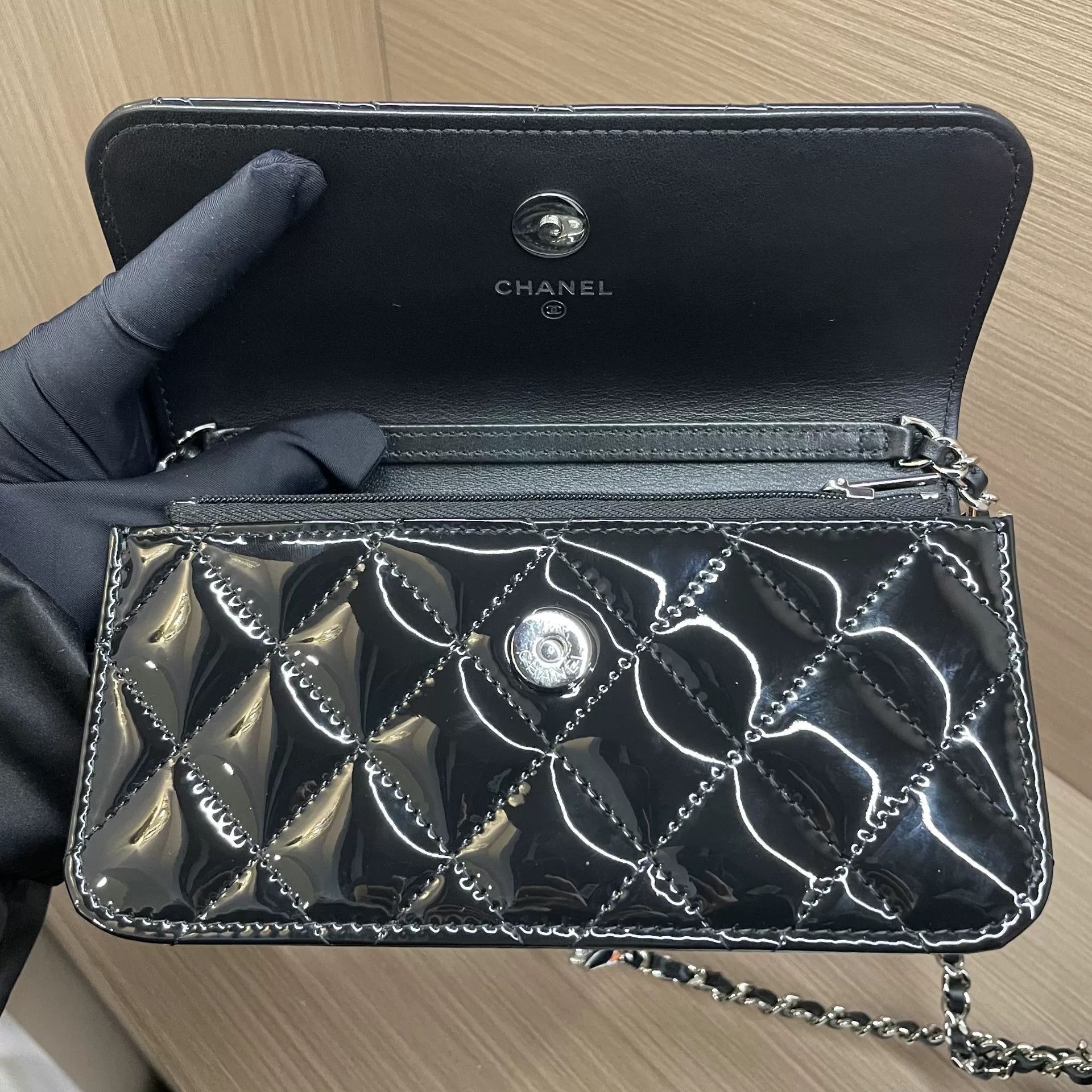 Chanel Pre-loved Bag Very good condition Size ONE SIZE - 6 Thumbnail