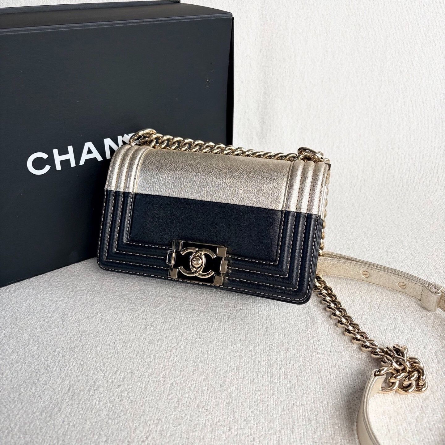 Chanel Pre-loved Bag Very good condition Size ONE SIZE - 4 Thumbnail