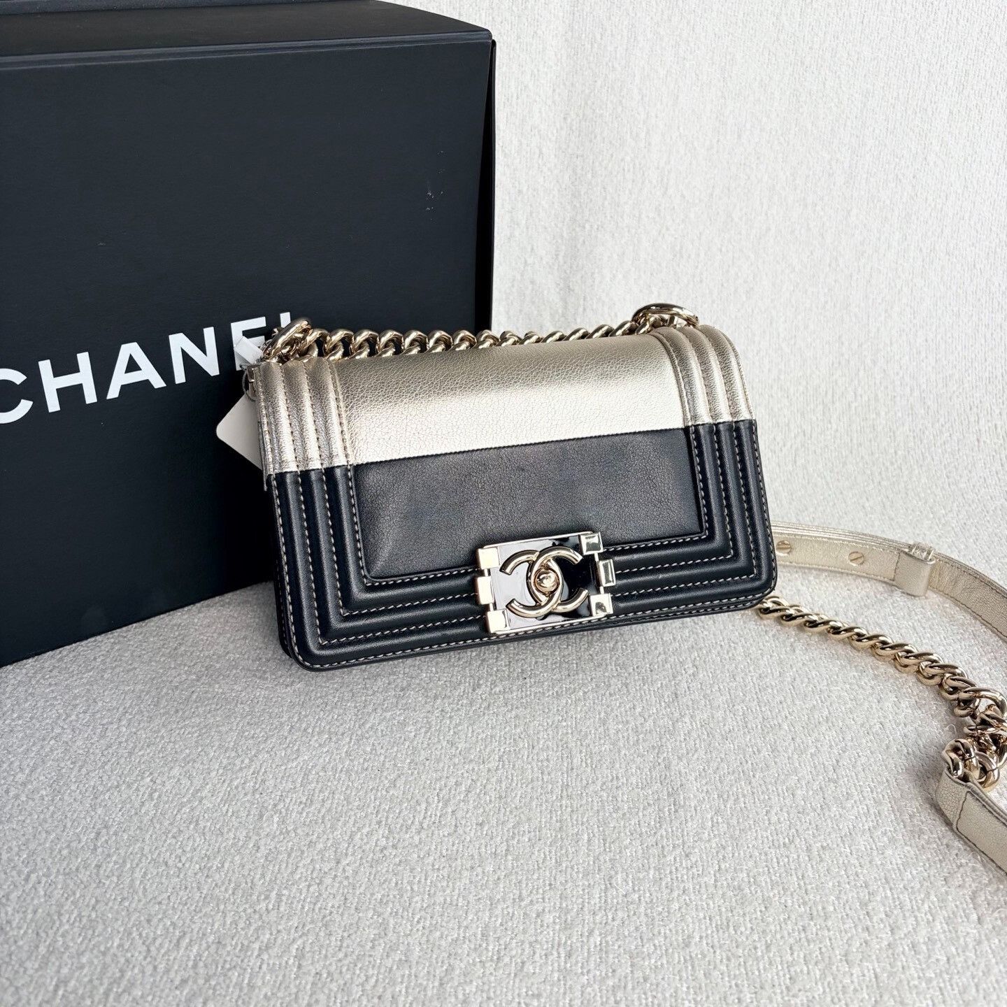 Chanel Pre-loved Bag Very good condition Size ONE SIZE - 6 Thumbnail