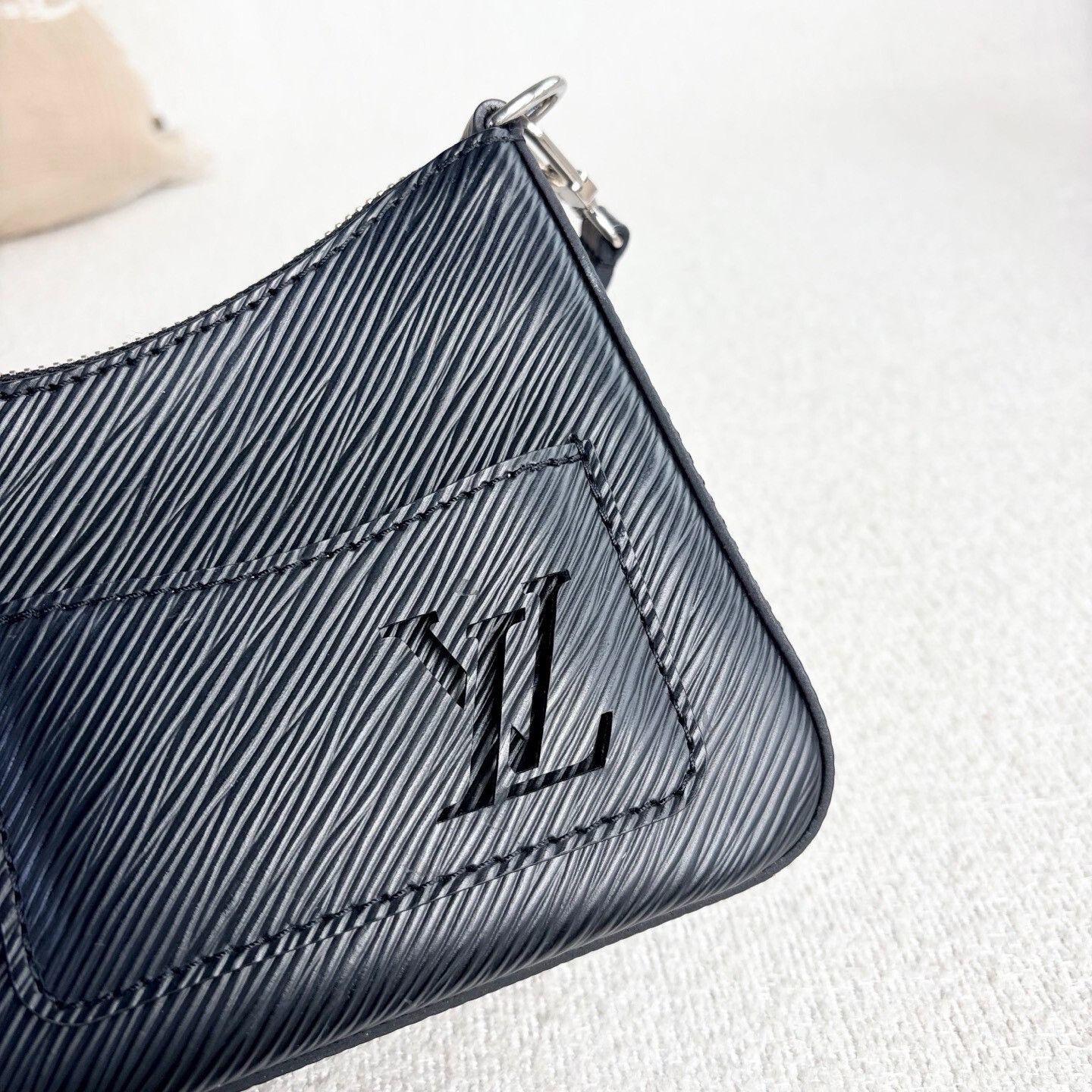 Louis Vuitton Pre-loved Bag Very good condition Size ONE SIZE - 8 Thumbnail