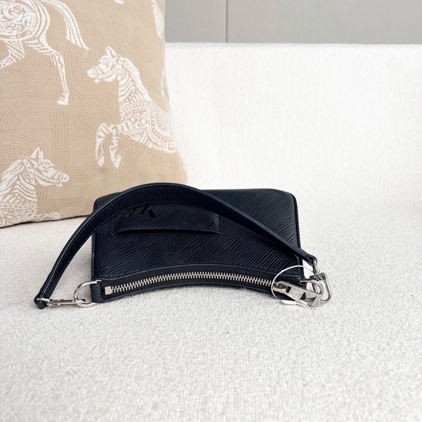 Louis Vuitton Pre-loved Bag Very good condition Size ONE SIZE - 7 Thumbnail