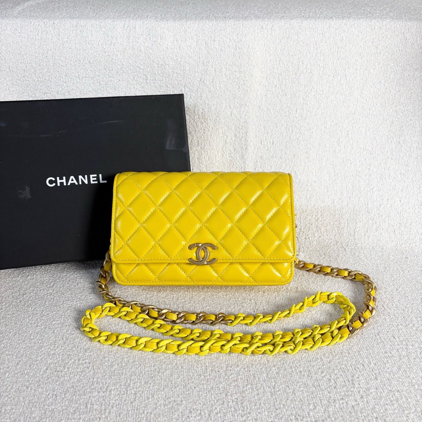 Chanel Pre-loved Bag Very good condition Size ONE SIZE - 2 Thumbnail