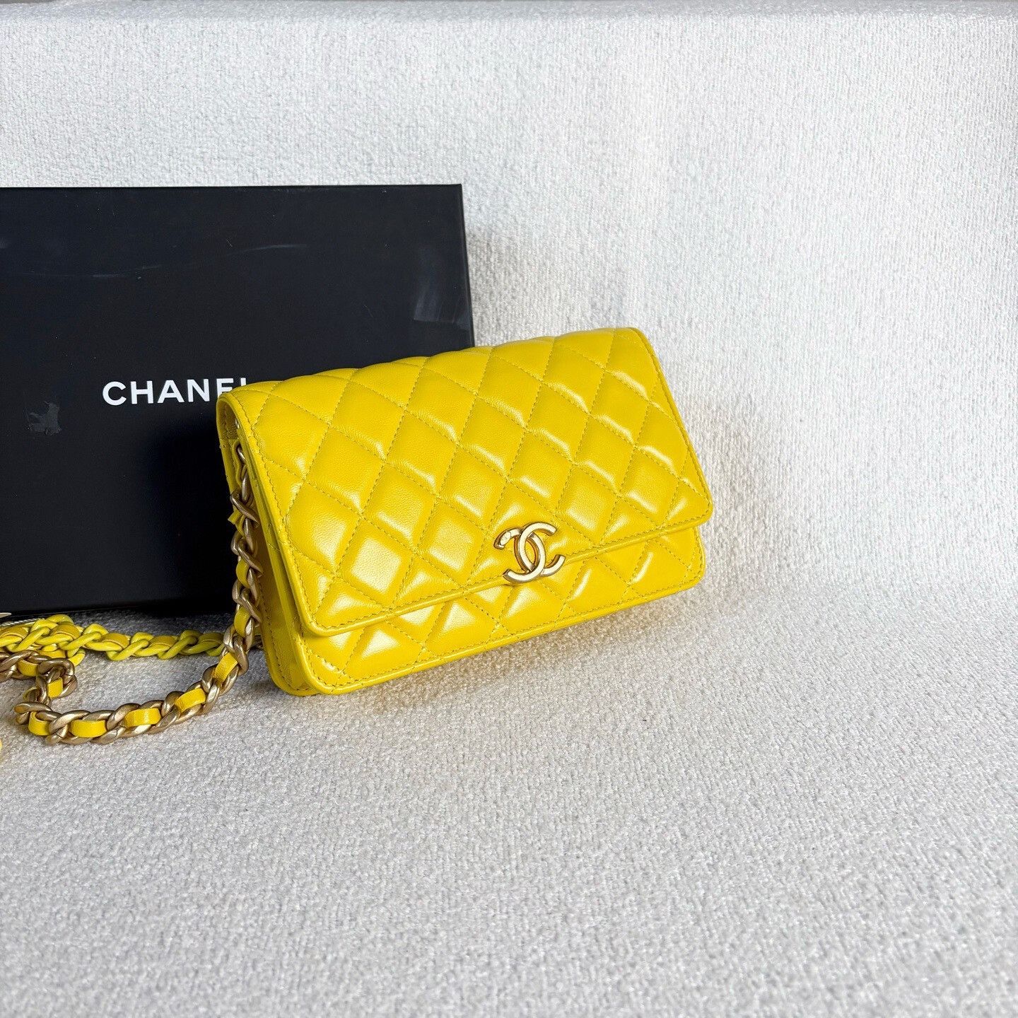 Chanel Pre-loved Bag Very good condition Size ONE SIZE - 4 Thumbnail