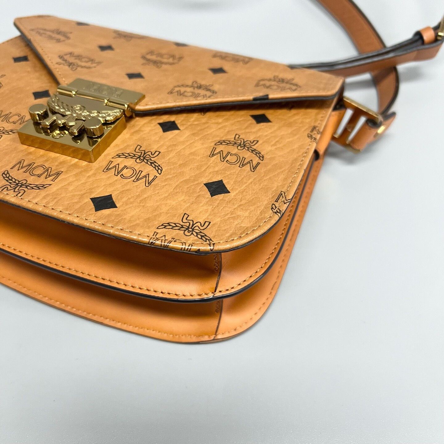 MCM Pre-loved Bag Very good condition Size ONE SIZE - 4 Thumbnail