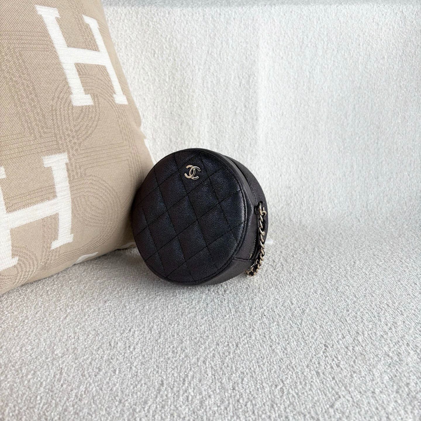 Chanel Pre-loved Bag Very good condition Size ONE SIZE - 6 Thumbnail