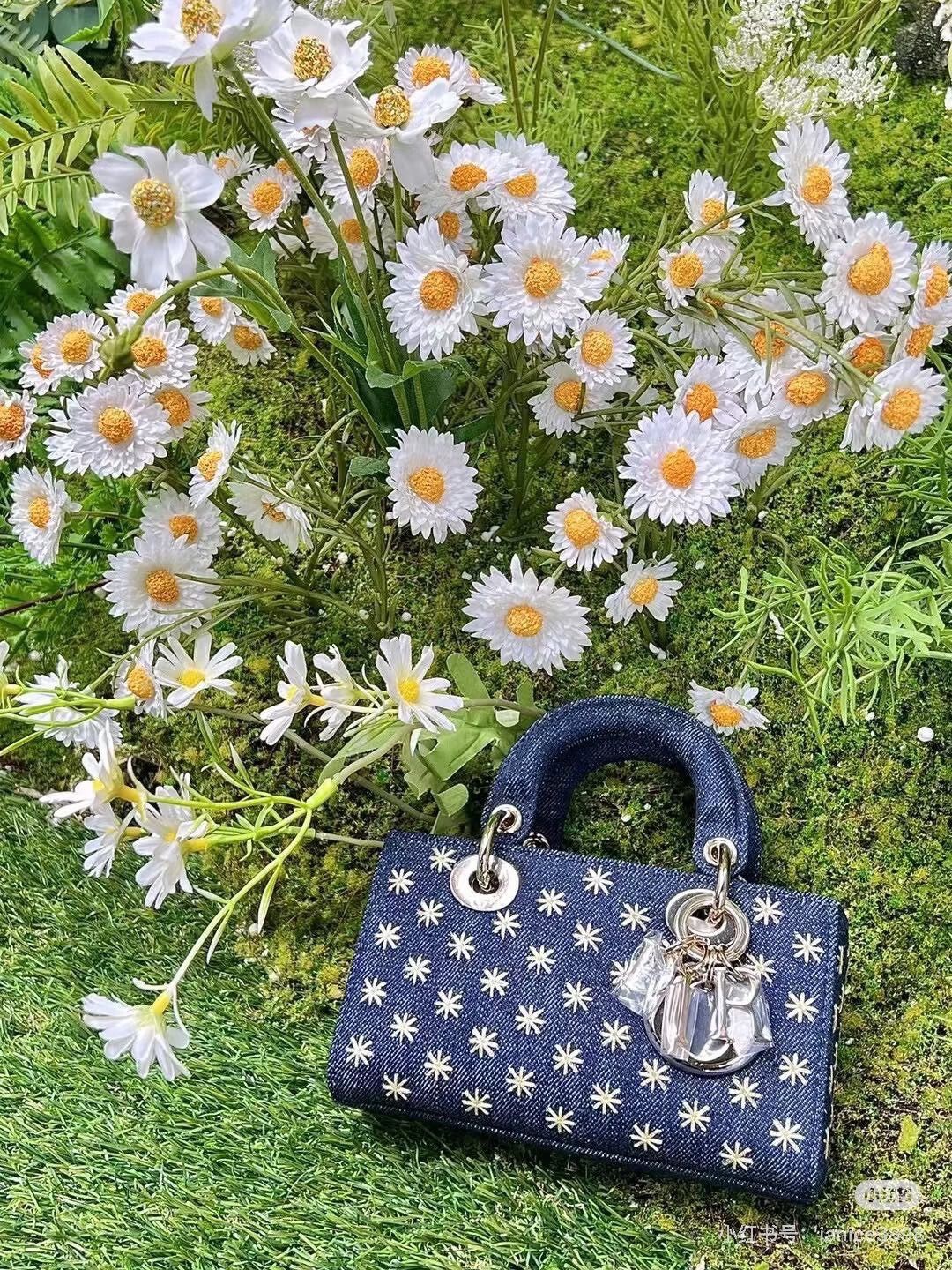 Dior Pre-loved Bag Very good condition Size ONE SIZE - 8 Thumbnail