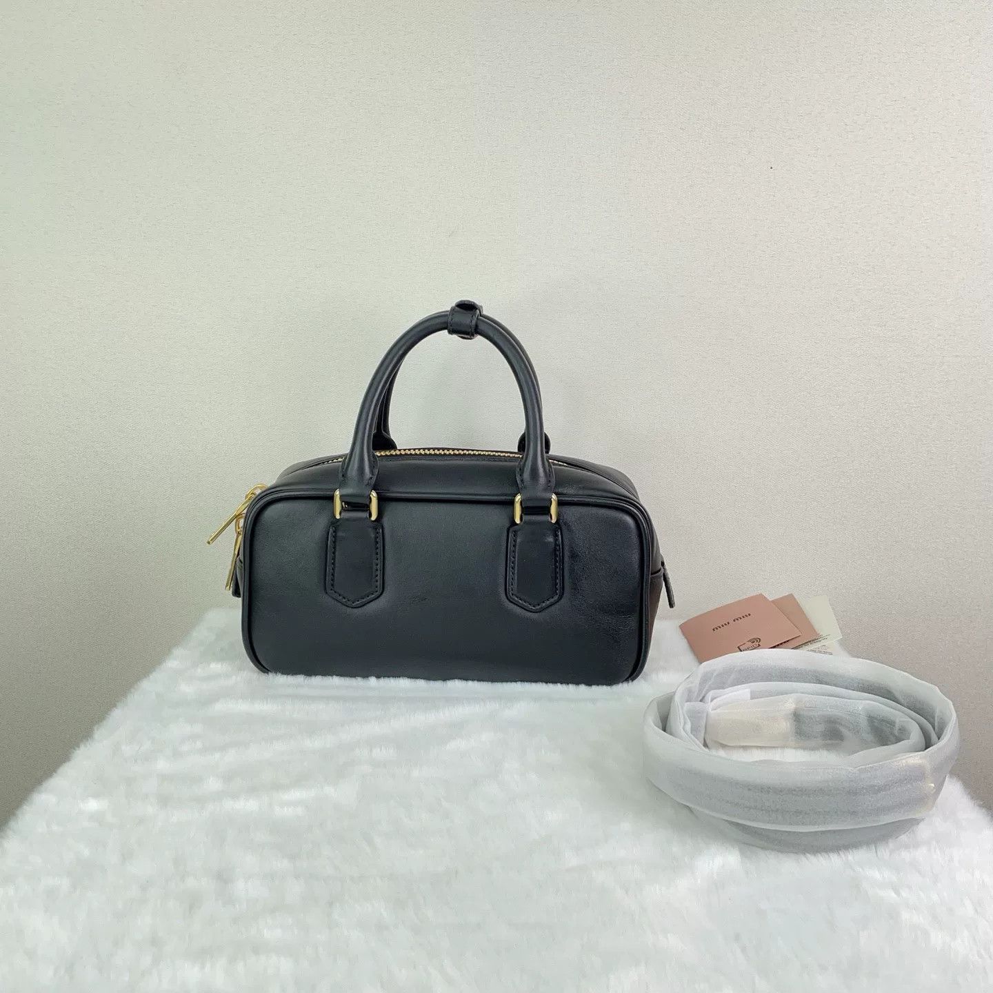 Miu Miu Pre-loved Bag Very good condition Size ONE SIZE - 2 Thumbnail