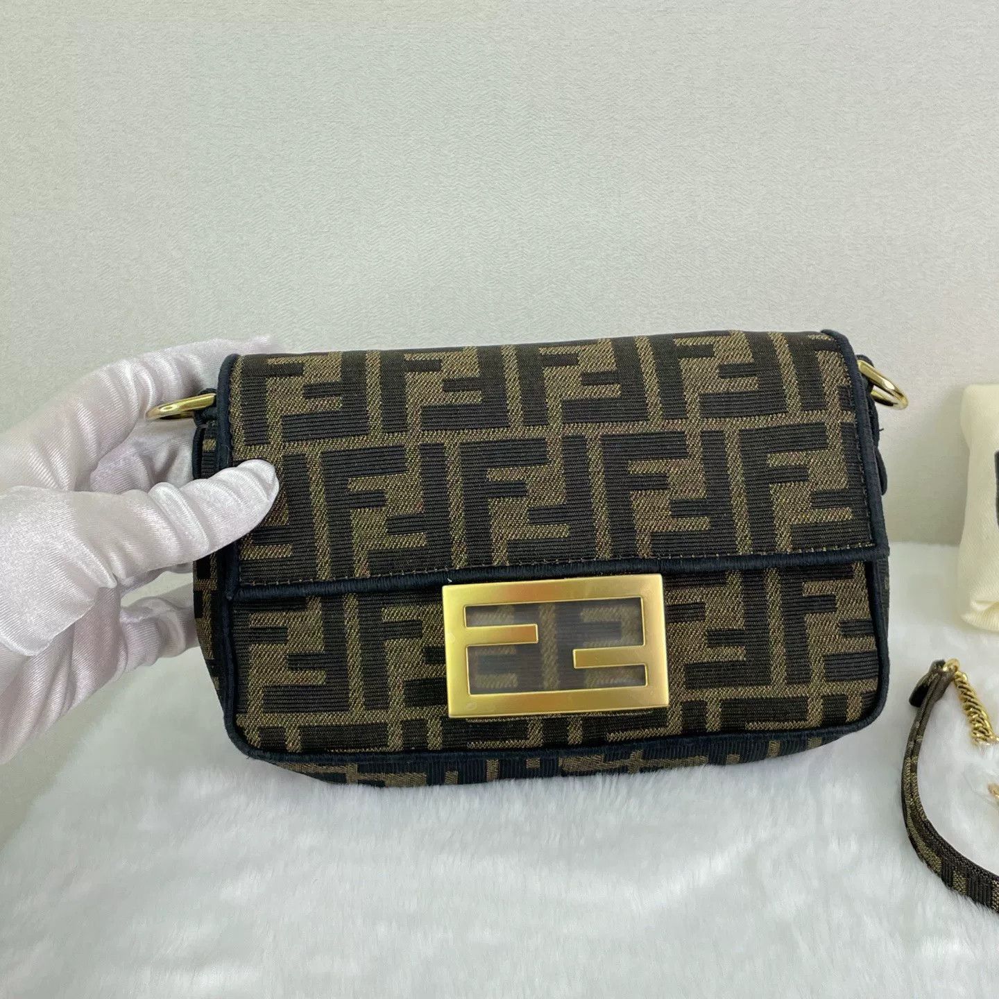 Fendi Pre-loved Bag Very good condition Size ONE SIZE - 8 Thumbnail