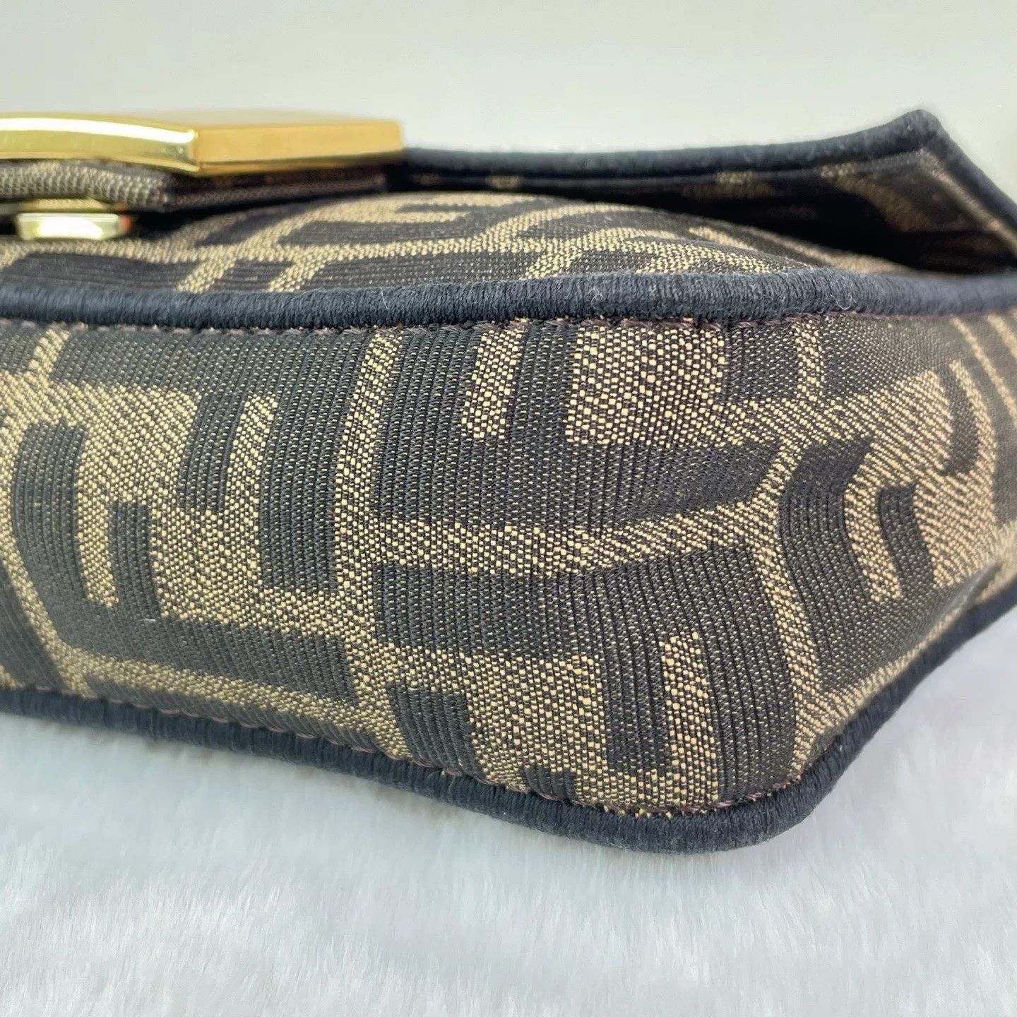 Fendi Pre-loved Bag Very good condition Size ONE SIZE - 6 Thumbnail