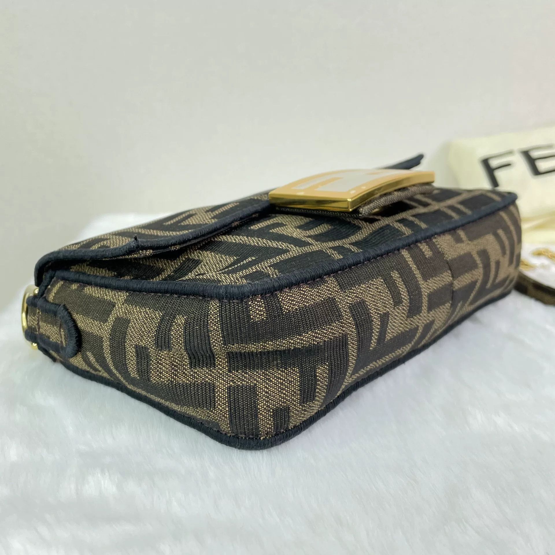 Fendi Pre-loved Bag Very good condition Size ONE SIZE - 5 Thumbnail