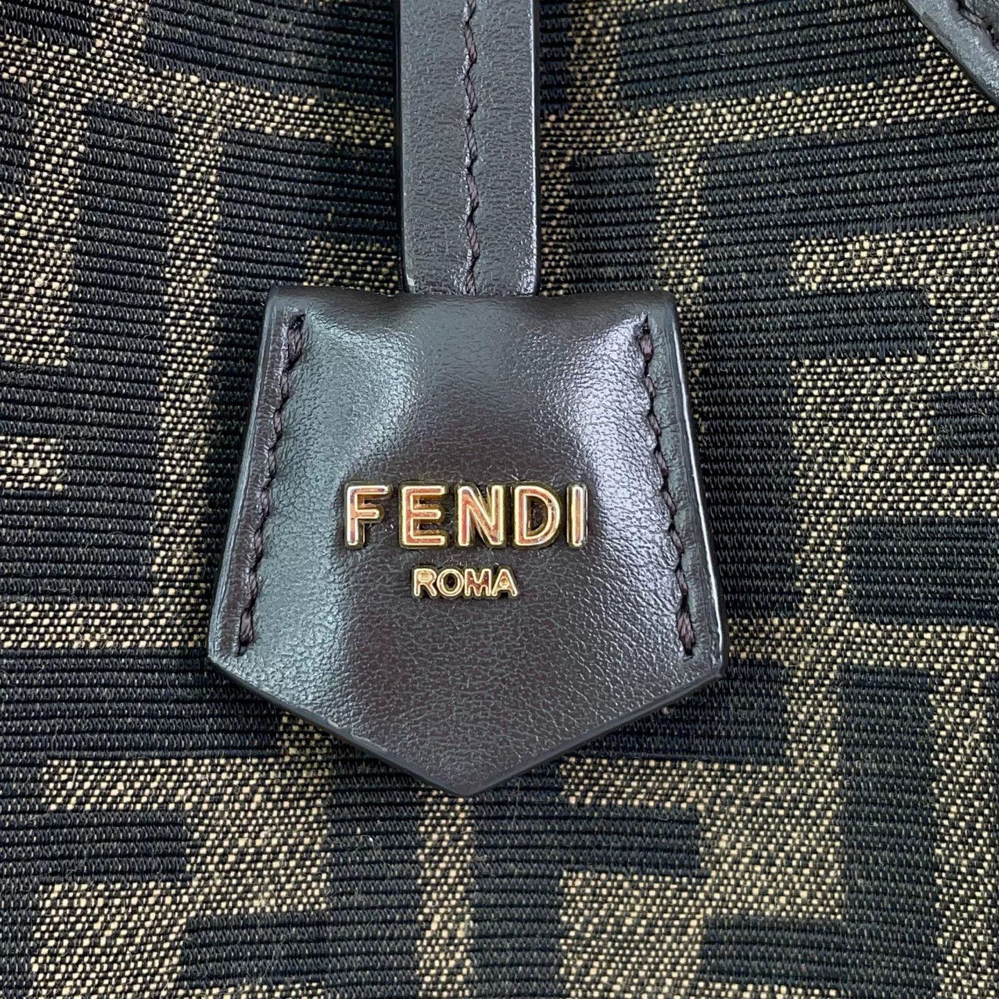 Fendi Pre-loved Bag Very good condition Size ONE SIZE - 9 Thumbnail