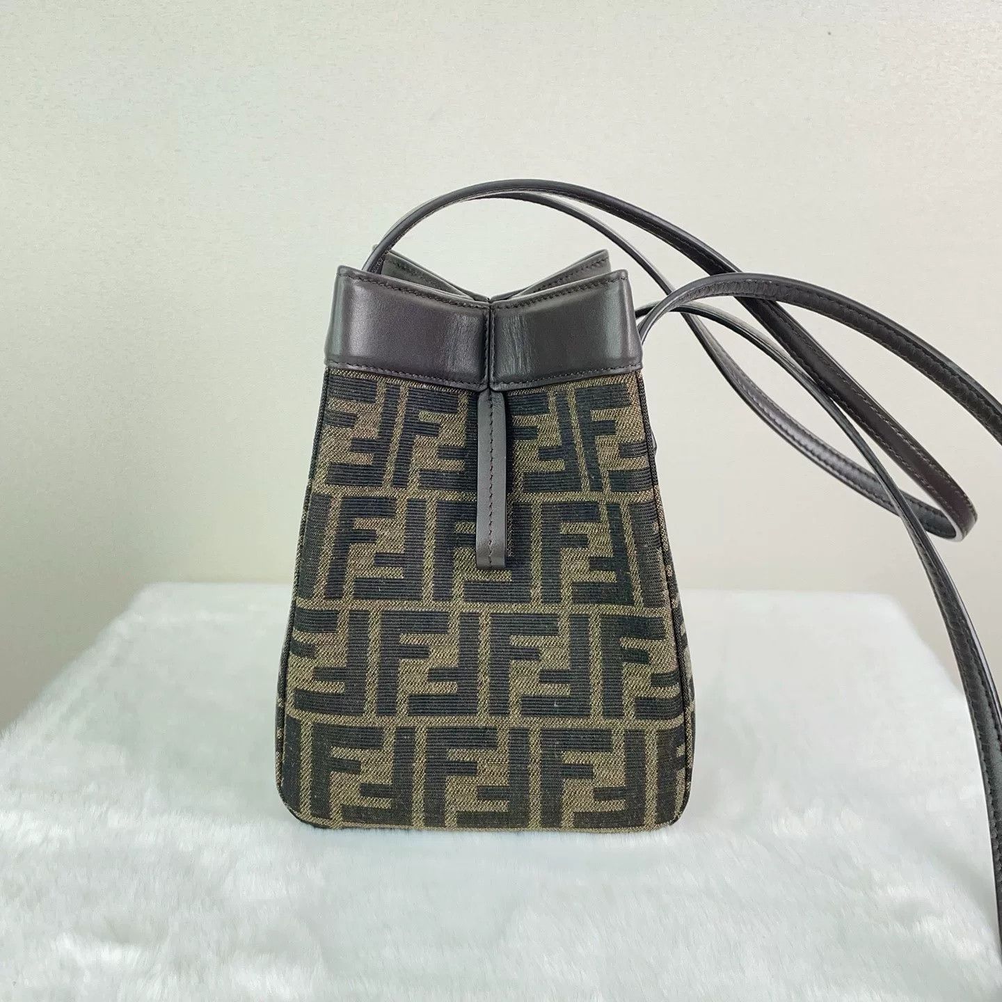 Fendi Pre-loved Bag Very good condition Size ONE SIZE - 4 Thumbnail