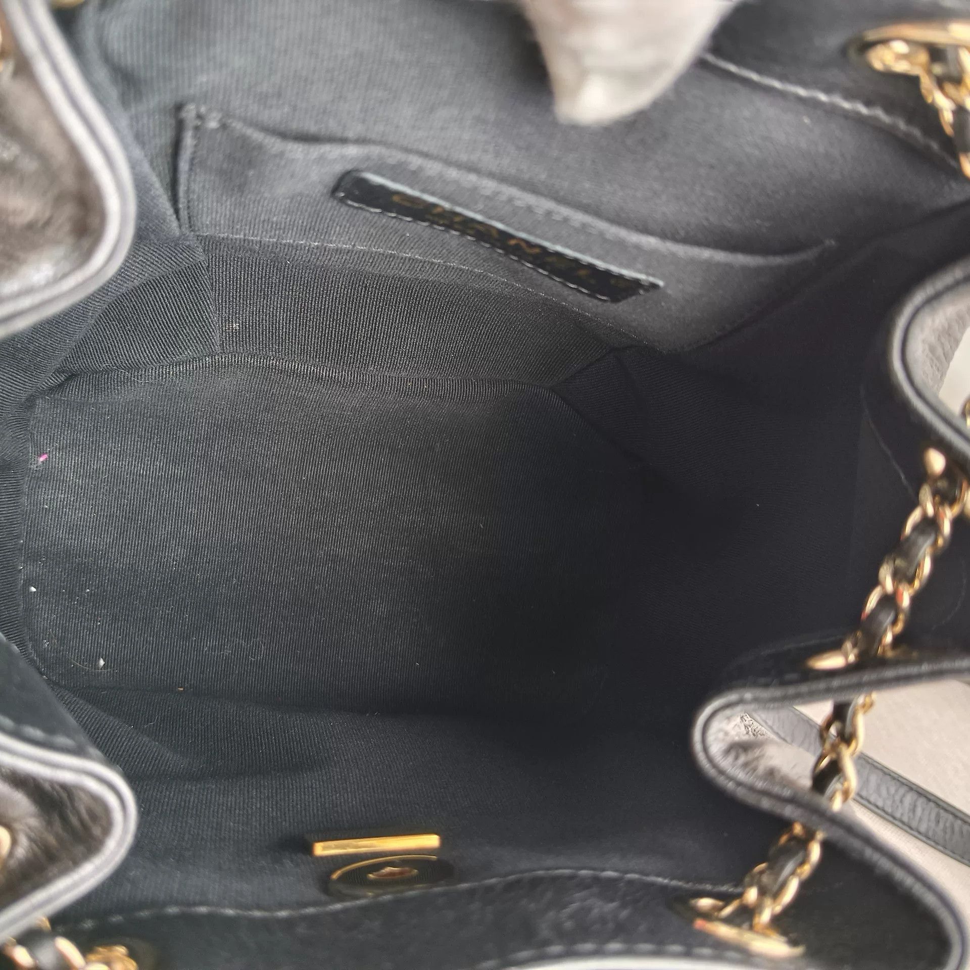 Chanel Pre-loved Bag Very good condition Size ONE SIZE - 2 Thumbnail