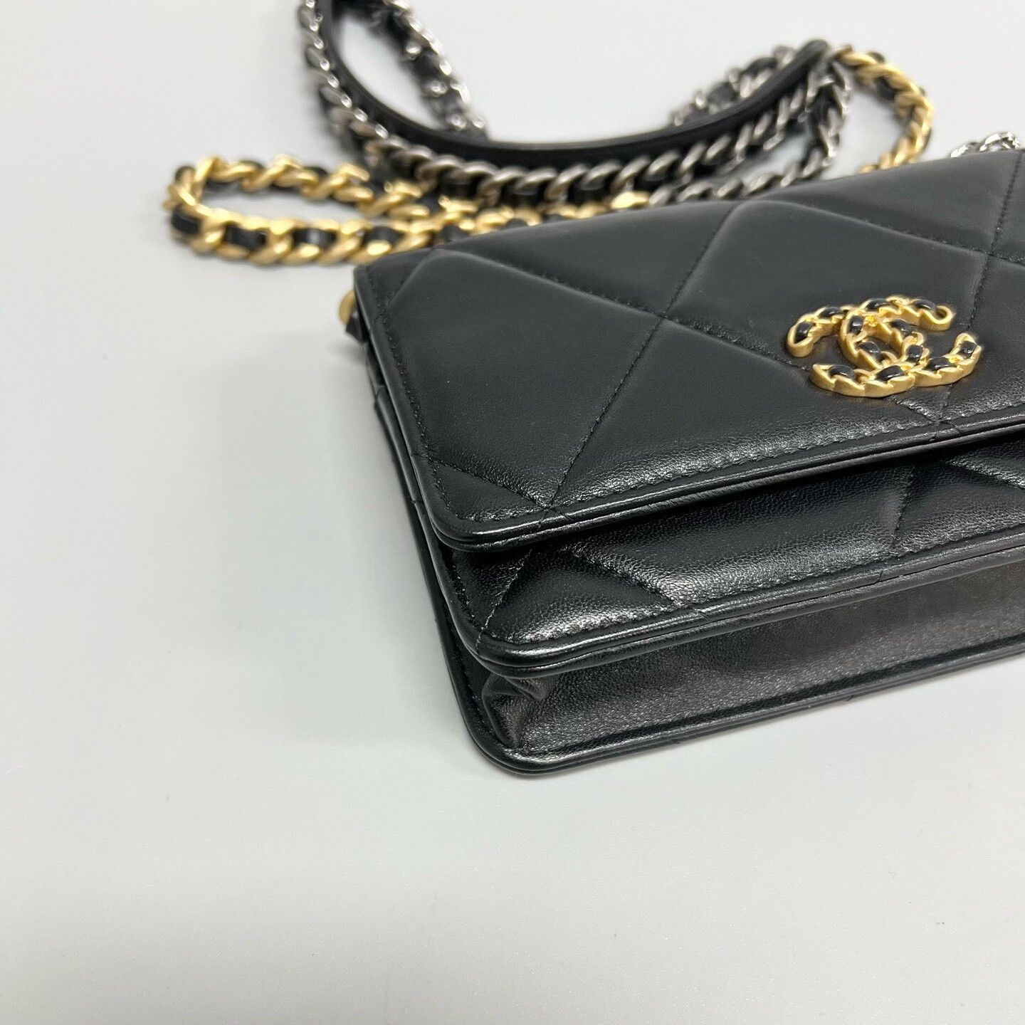 Chanel Pre-loved Bag Very good condition Size ONE SIZE - 5 Thumbnail