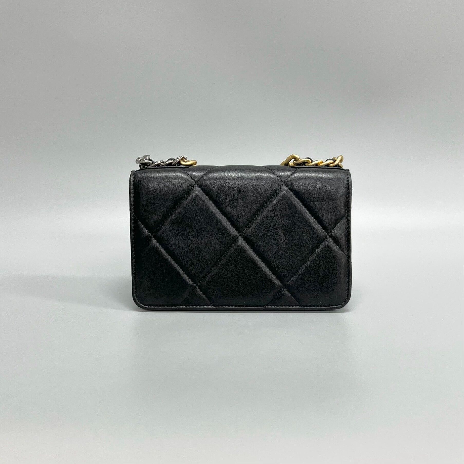 Chanel Pre-loved Bag Very good condition Size ONE SIZE - 2 Thumbnail