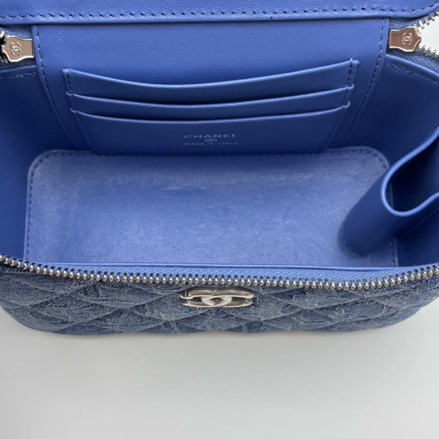 Chanel Pre-loved Bag Very good condition Size ONE SIZE - 5 Thumbnail