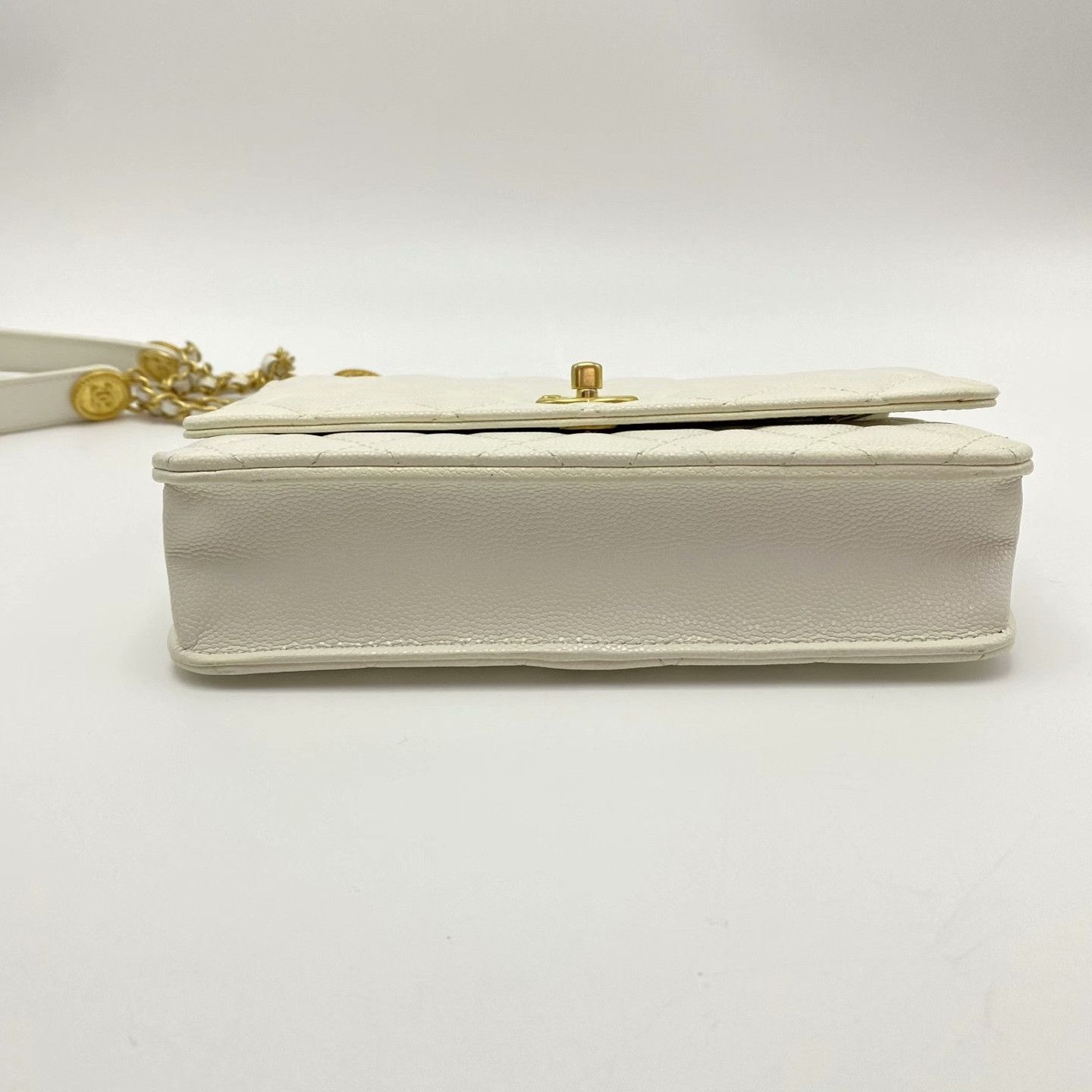 Chanel Pre-loved Bag Very good condition Size ONE SIZE - 5 Thumbnail
