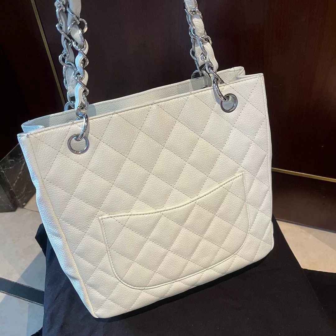 Chanel Pre-loved Bag Very good condition Size ONE SIZE - 2 Thumbnail