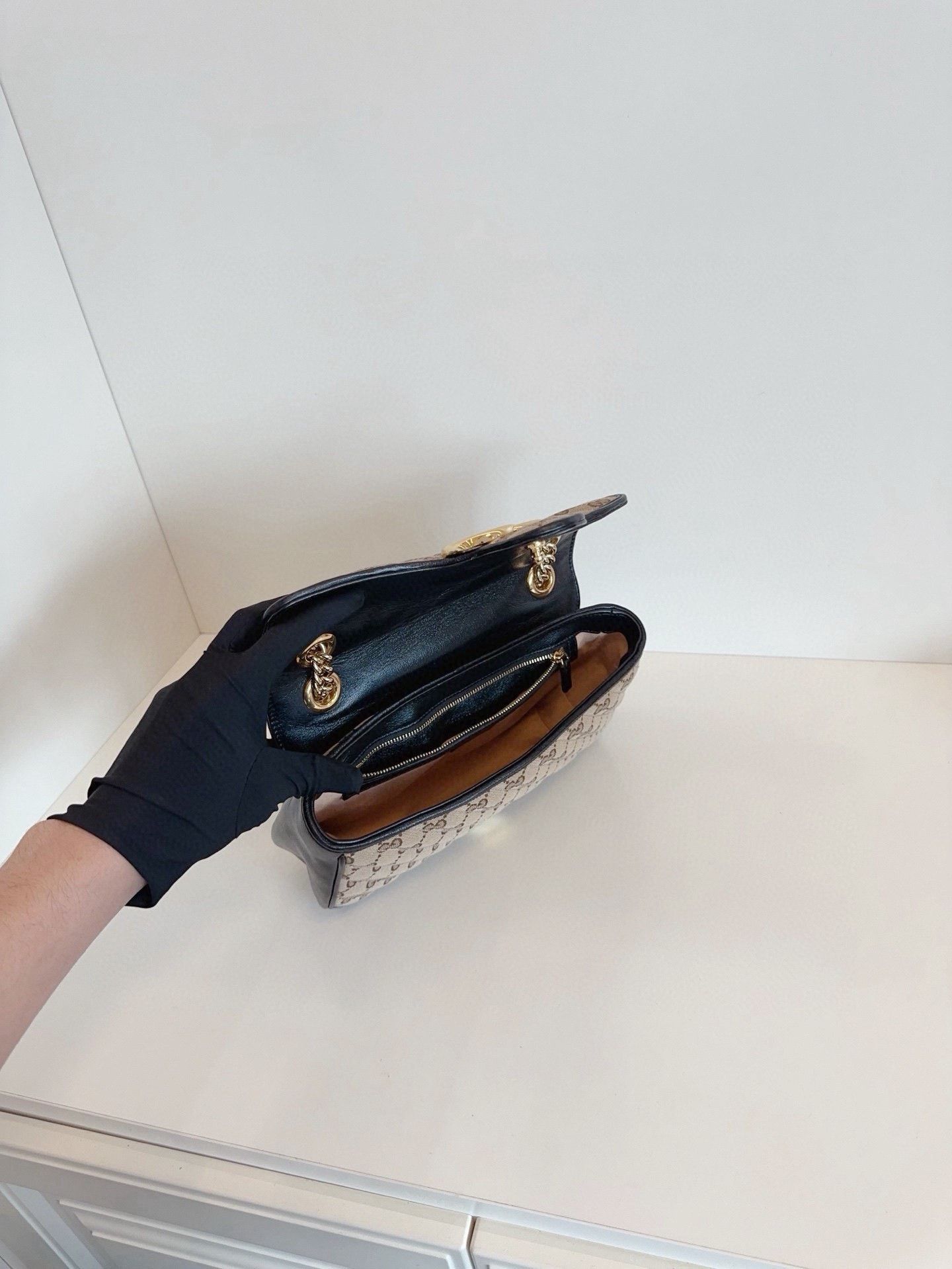 Gucci Pre-loved Bag Very good condition Size ONE SIZE - 8 Thumbnail