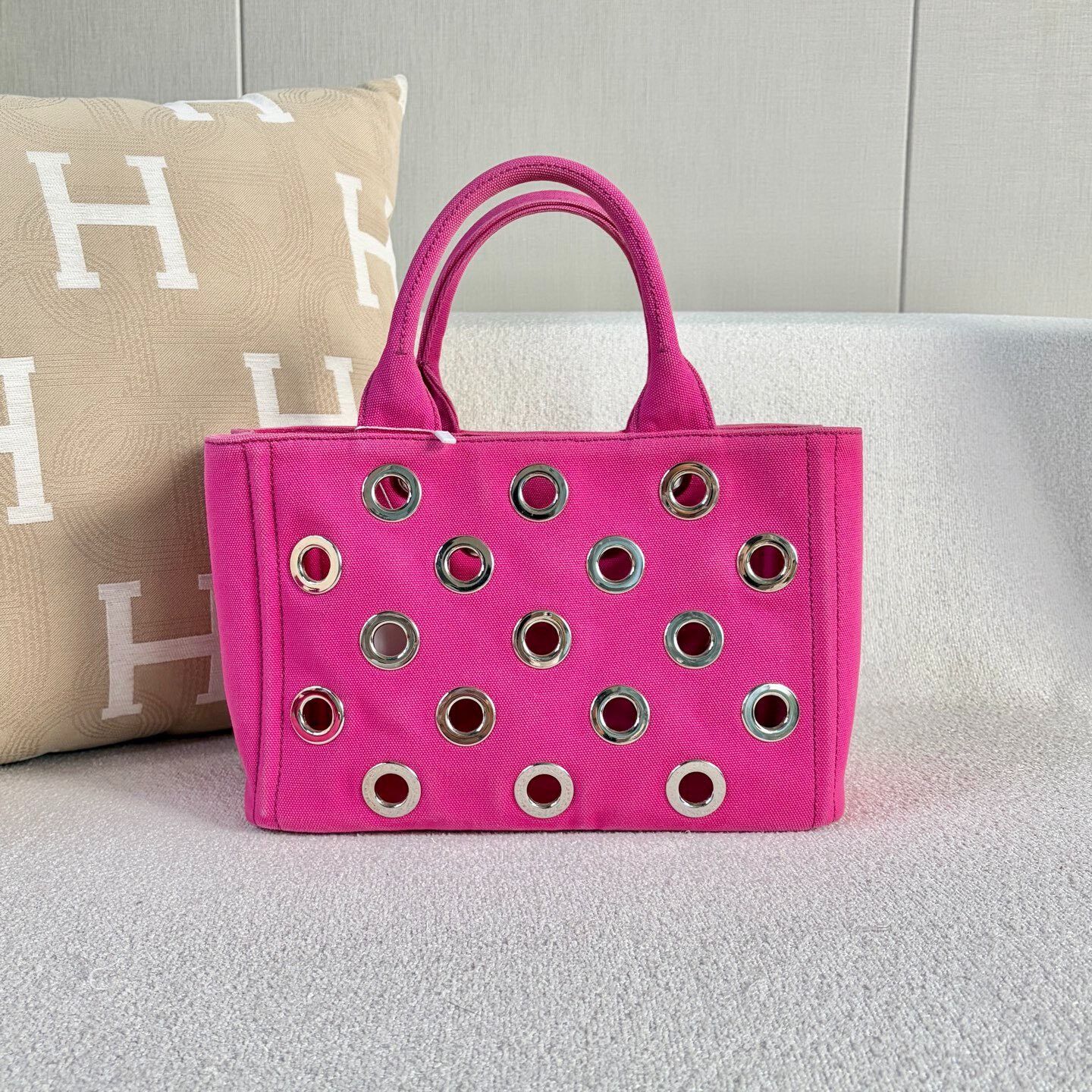 Prada Pre-loved Bag Very good condition Size ONE SIZE - 3 Thumbnail