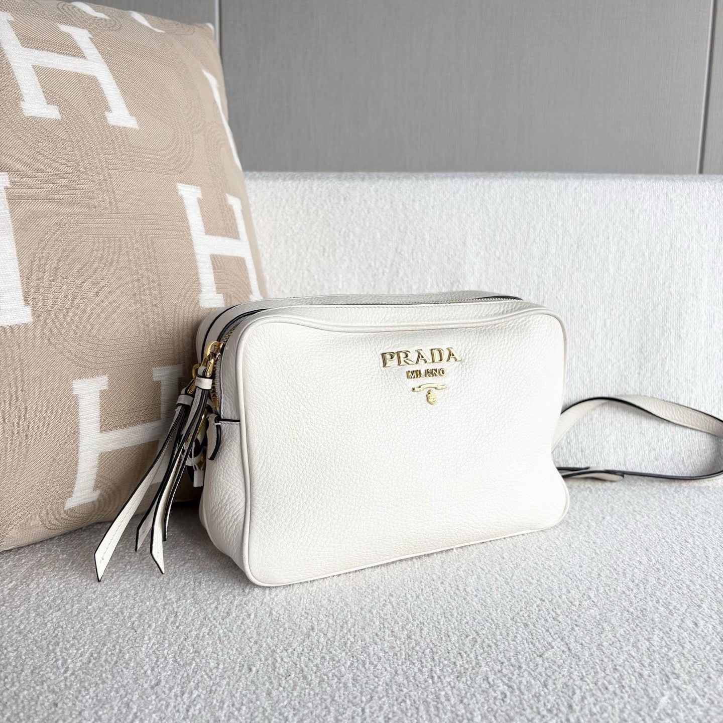 Prada Pre-loved Bag Very good condition Size ONE SIZE - 4 Thumbnail
