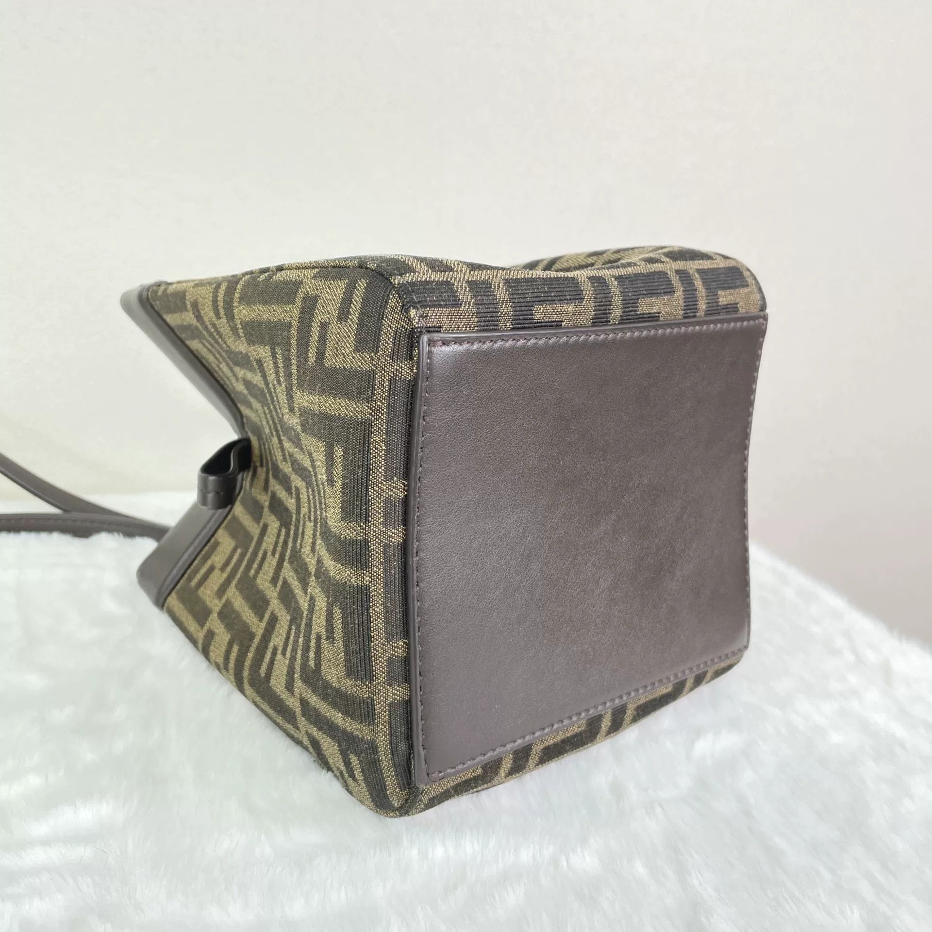Fendi Pre-loved Bag Very good condition Size ONE SIZE - 5 Thumbnail