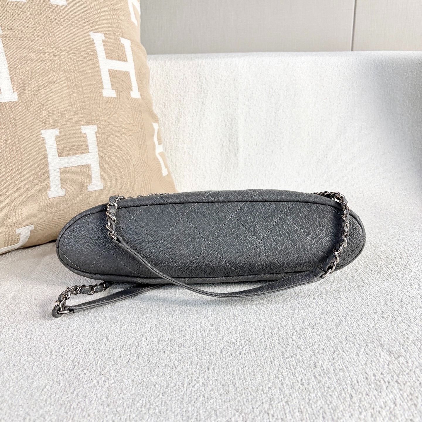 Chanel Pre-loved Bag Very good condition Size ONE SIZE - 5 Thumbnail