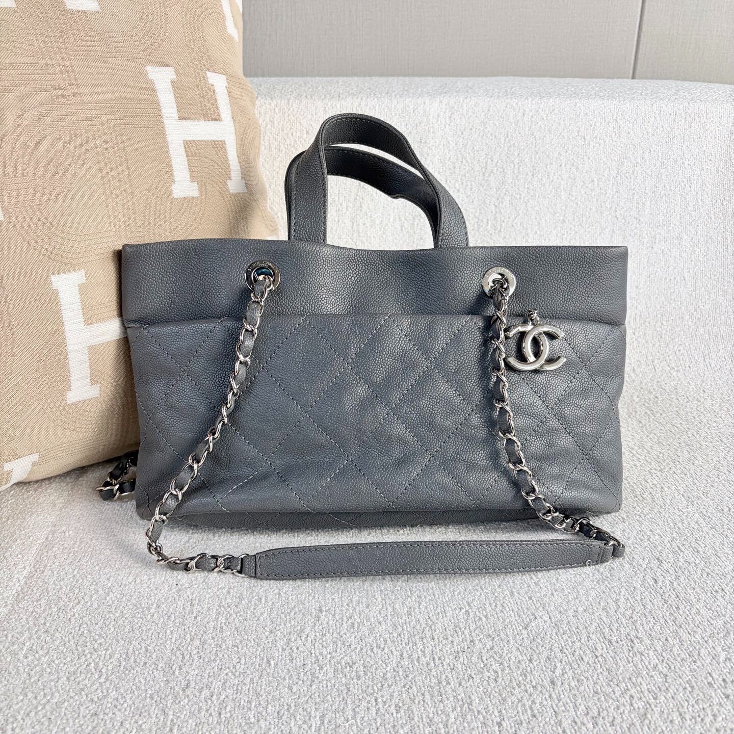 Chanel Pre-loved Bag Very good condition Size ONE SIZE - 2 Thumbnail