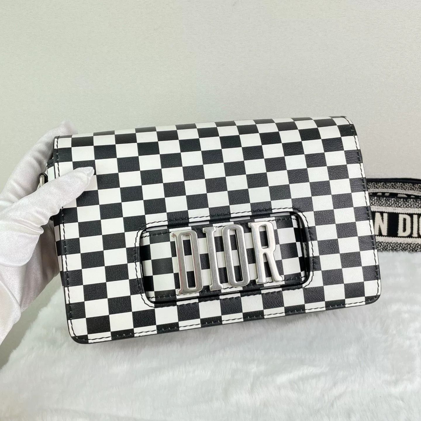 Dior Pre-loved Bag Very good condition Size ONE SIZE - 8 Thumbnail