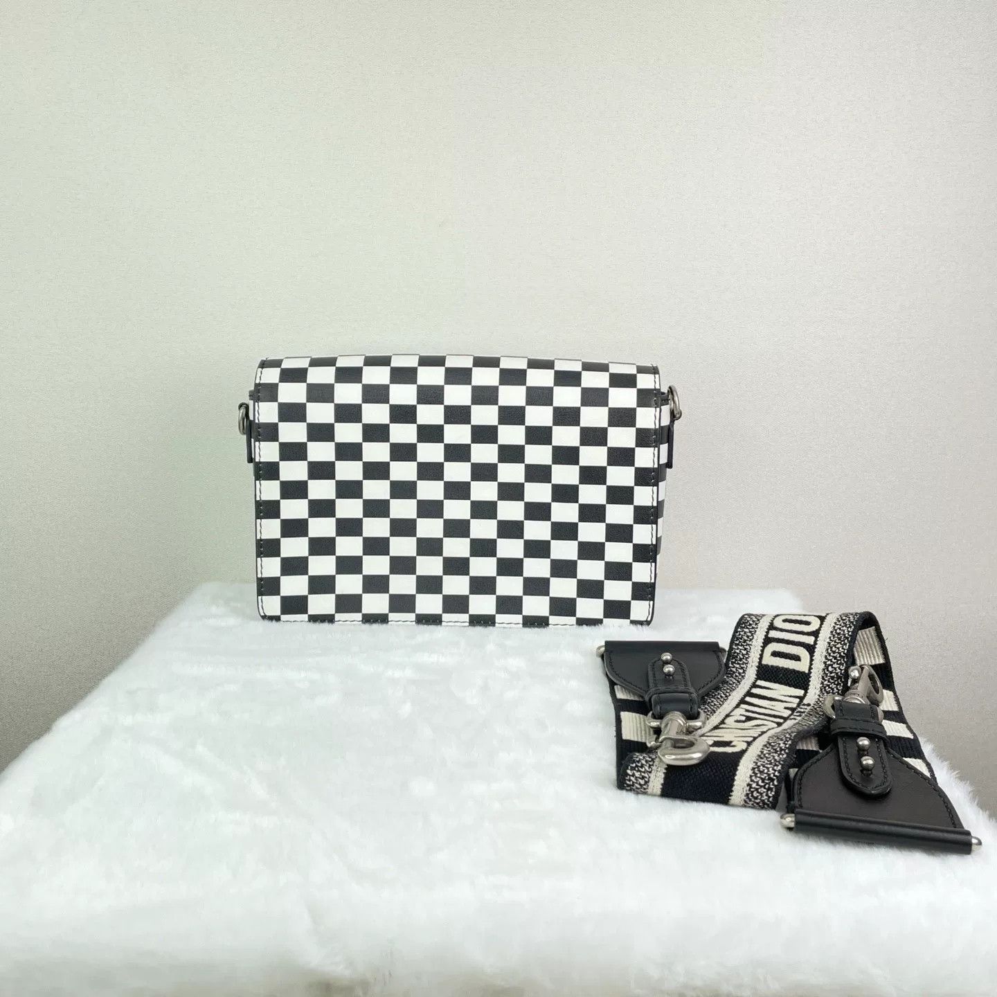 Dior Pre-loved Bag Very good condition Size ONE SIZE - 2 Thumbnail