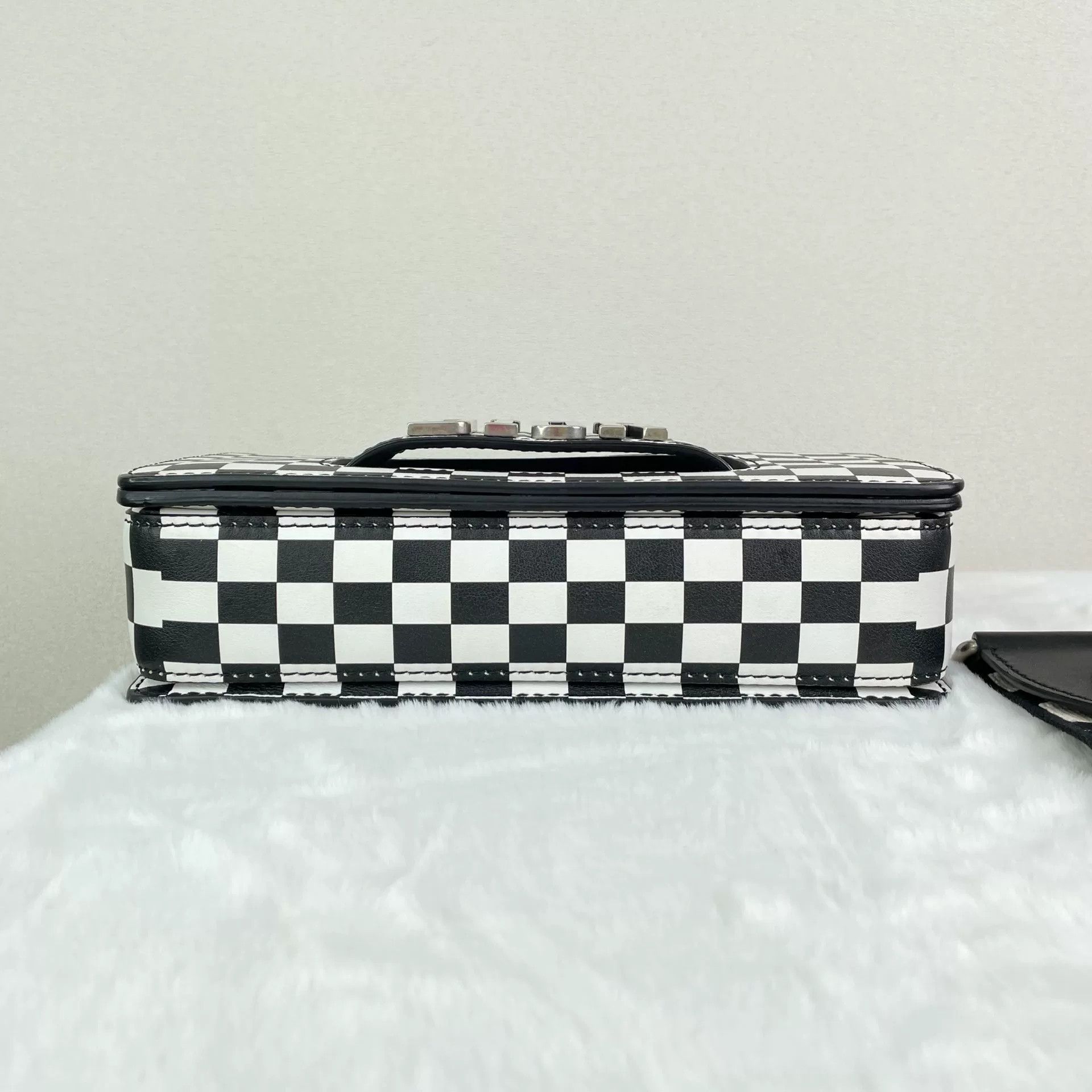 Dior Pre-loved Bag Very good condition Size ONE SIZE - 4 Thumbnail