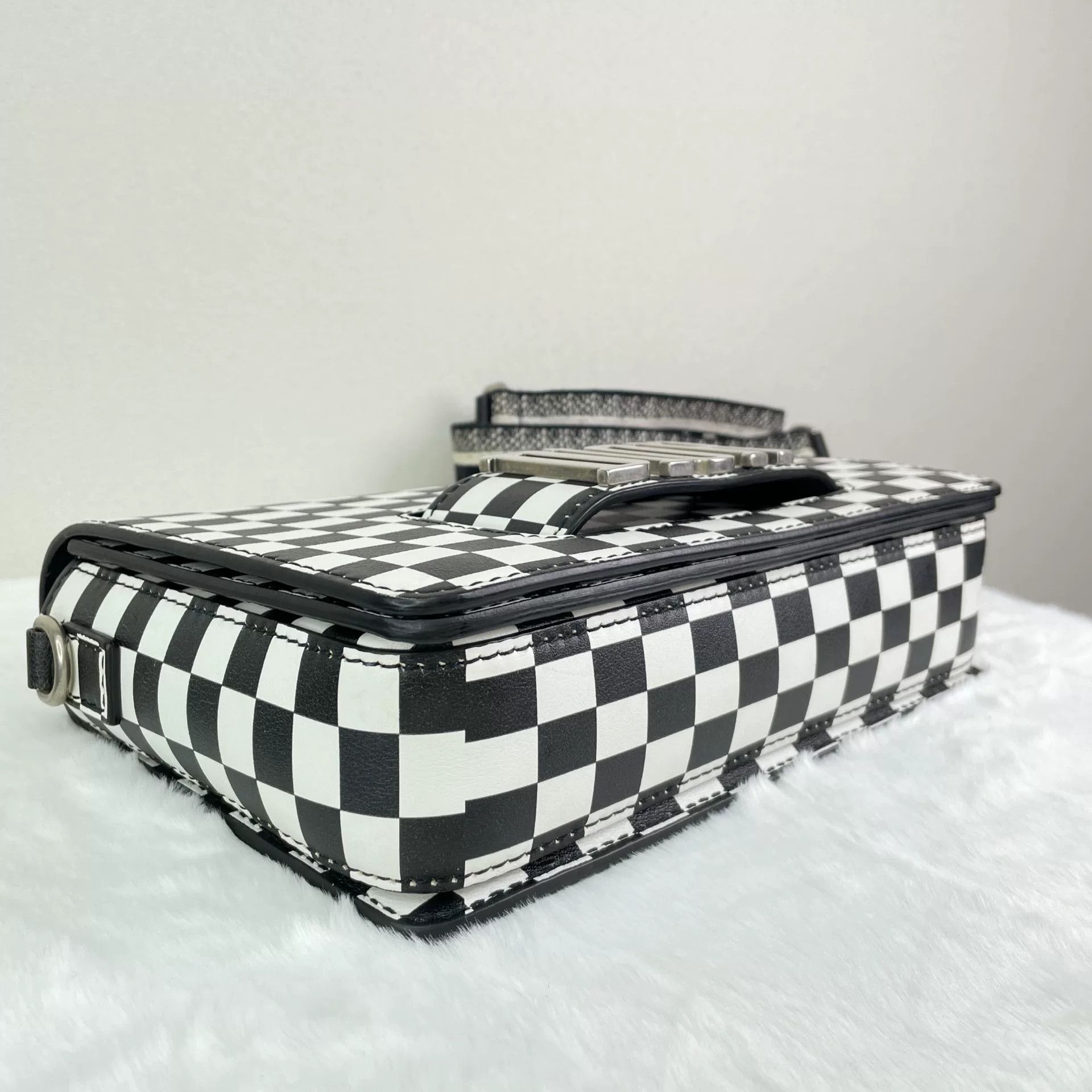 Dior Pre-loved Bag Very good condition Size ONE SIZE - 5 Thumbnail