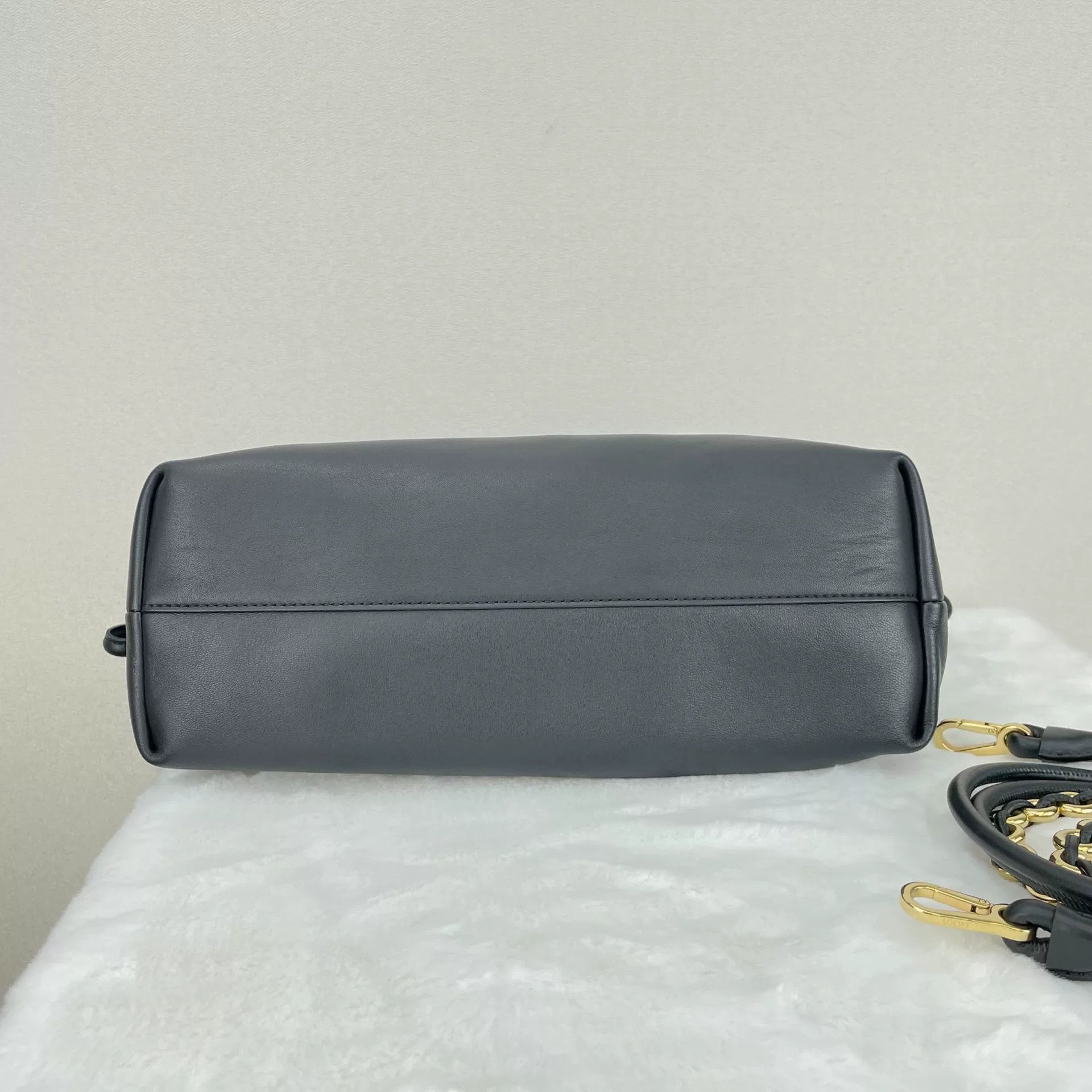 Loewe Pre-loved Bag Very good condition Size ONE SIZE - 4 Thumbnail